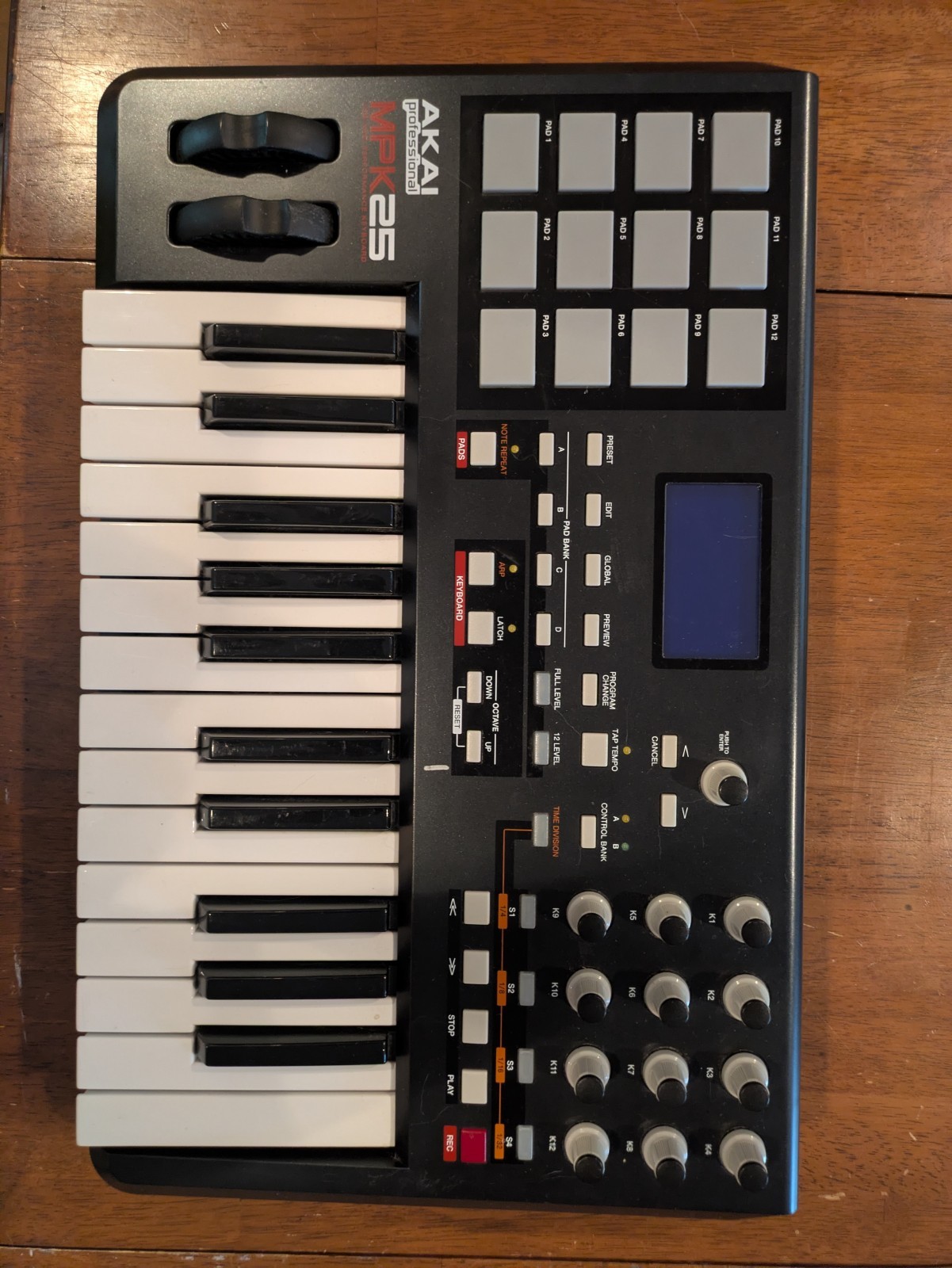 AKAI MPK 25 Professional USB/MIDI Performance Keyboard