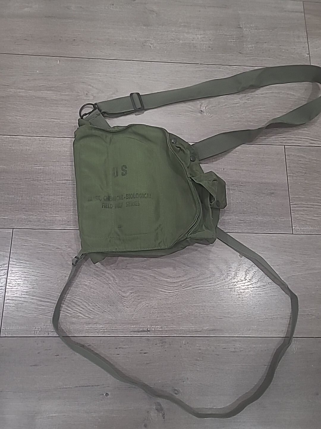 Excellent  Condition  ARMY Gas Mask Canvas Bag Chemical Biological Field M17 RBR