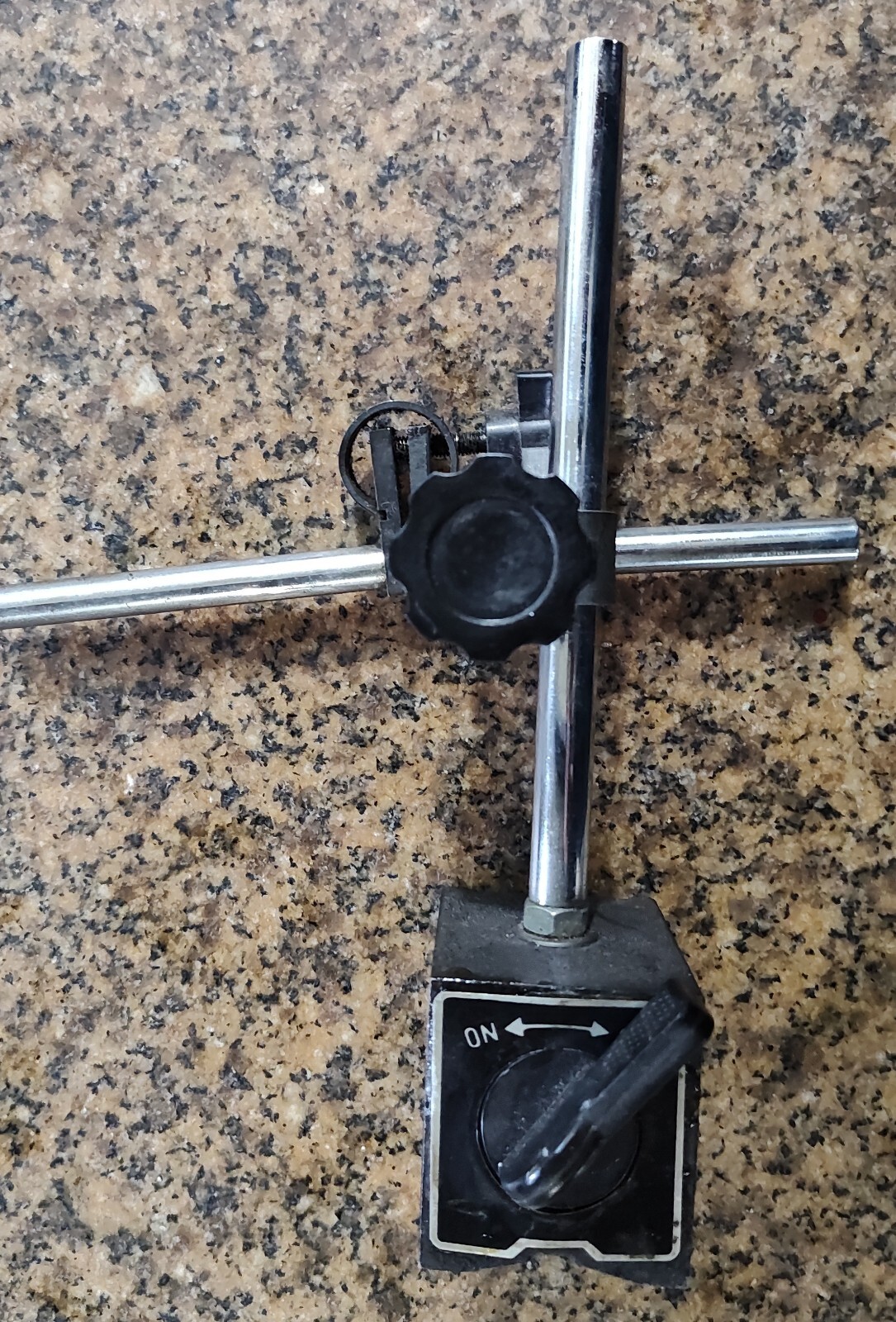 MAGNETIC INDICATOR BASE