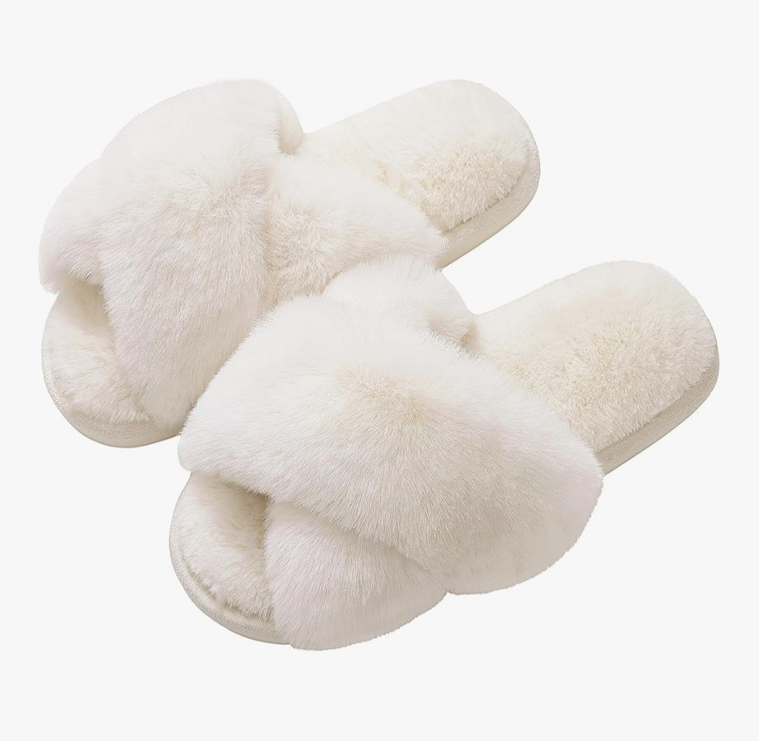 Women's Fuzzy Slippers Cross Band Memory Foam House Slippers Sz 10-11 White -NEW