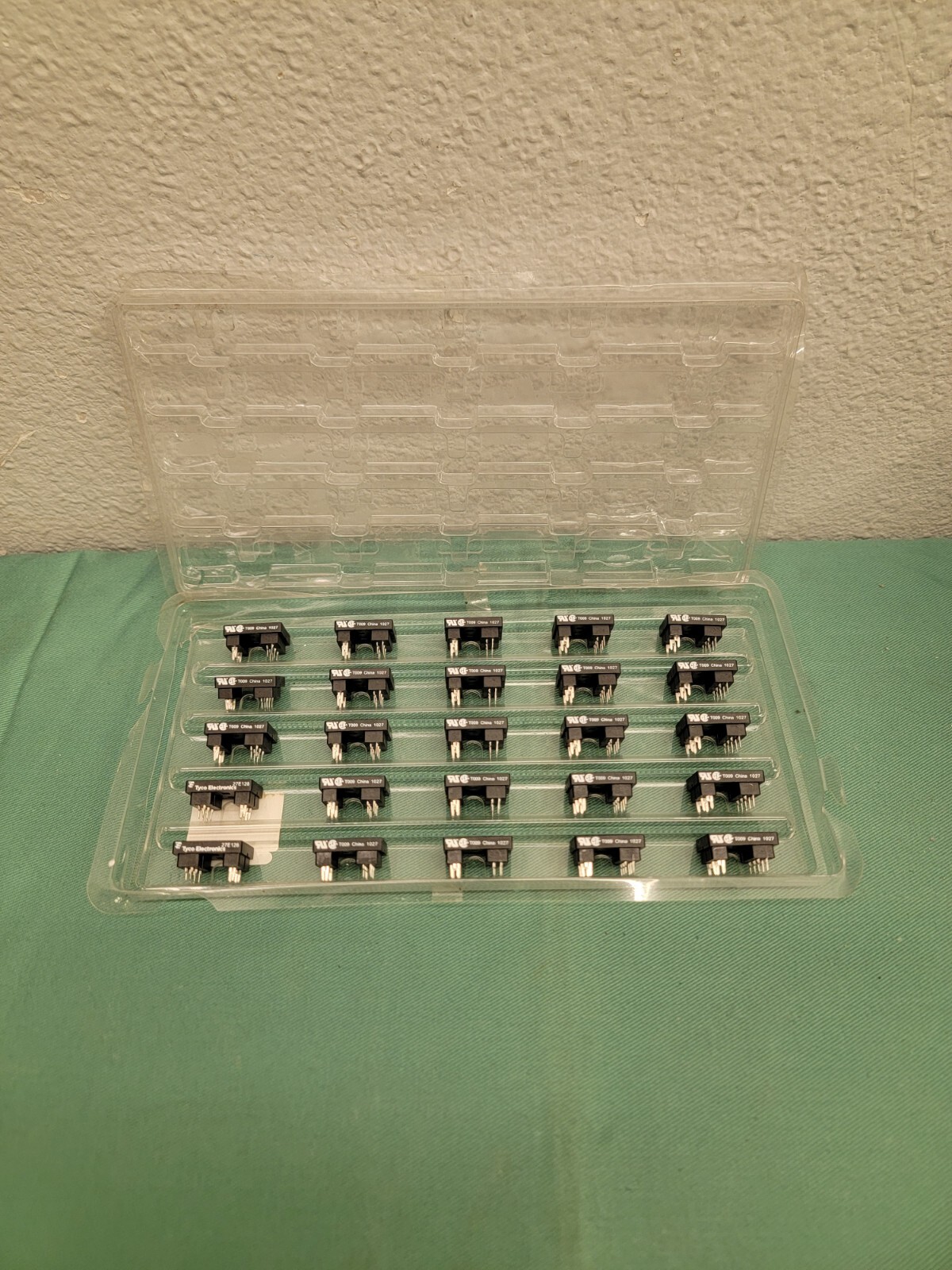 LOT of 25/ TYCO / POTTER & BRUMFIELD 27E128 RELAY SOCKET / 2-POLE