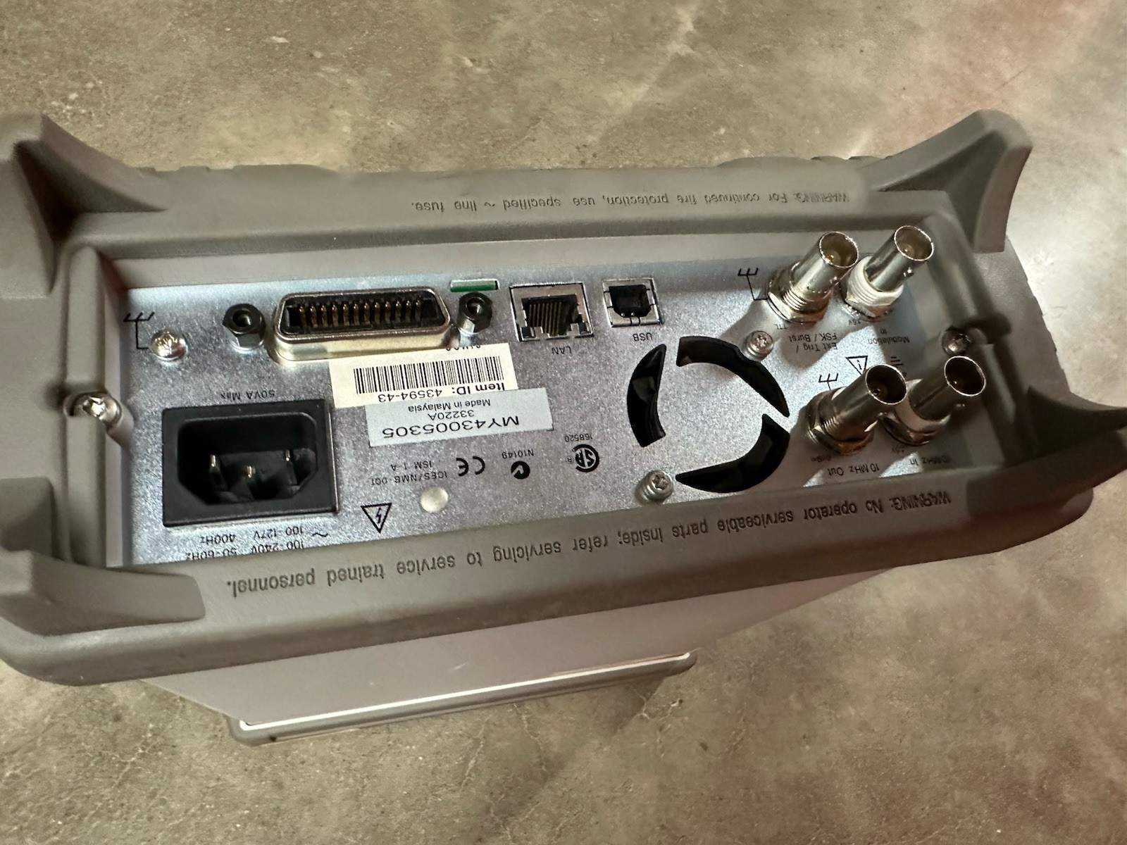 Agilent 33220A 20 MHz Function Arbitrary Waveform Generator