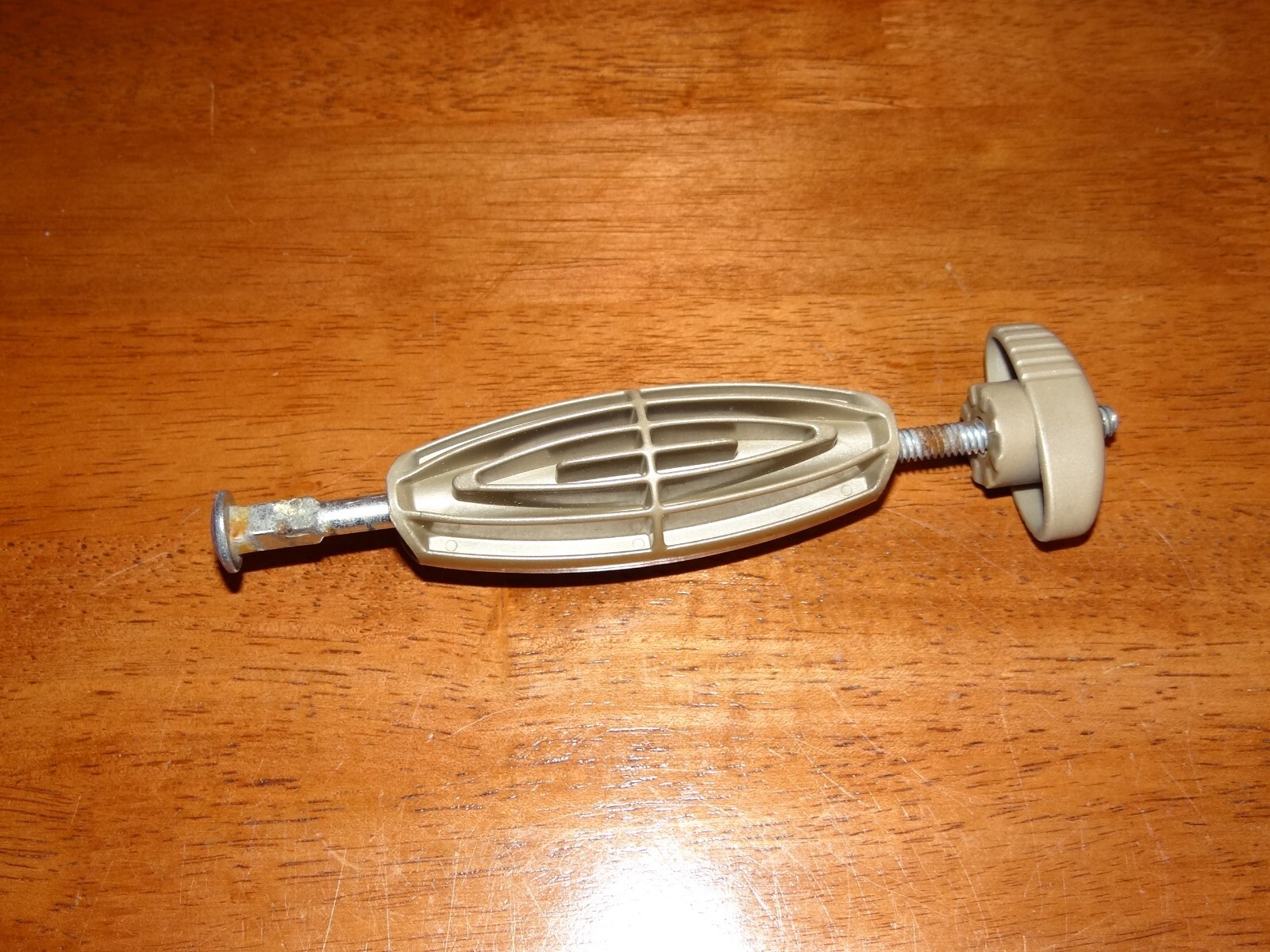 Scotts 171886 SNAP Broadcast Spreader Handle Bolt Assembly OEM Parts
