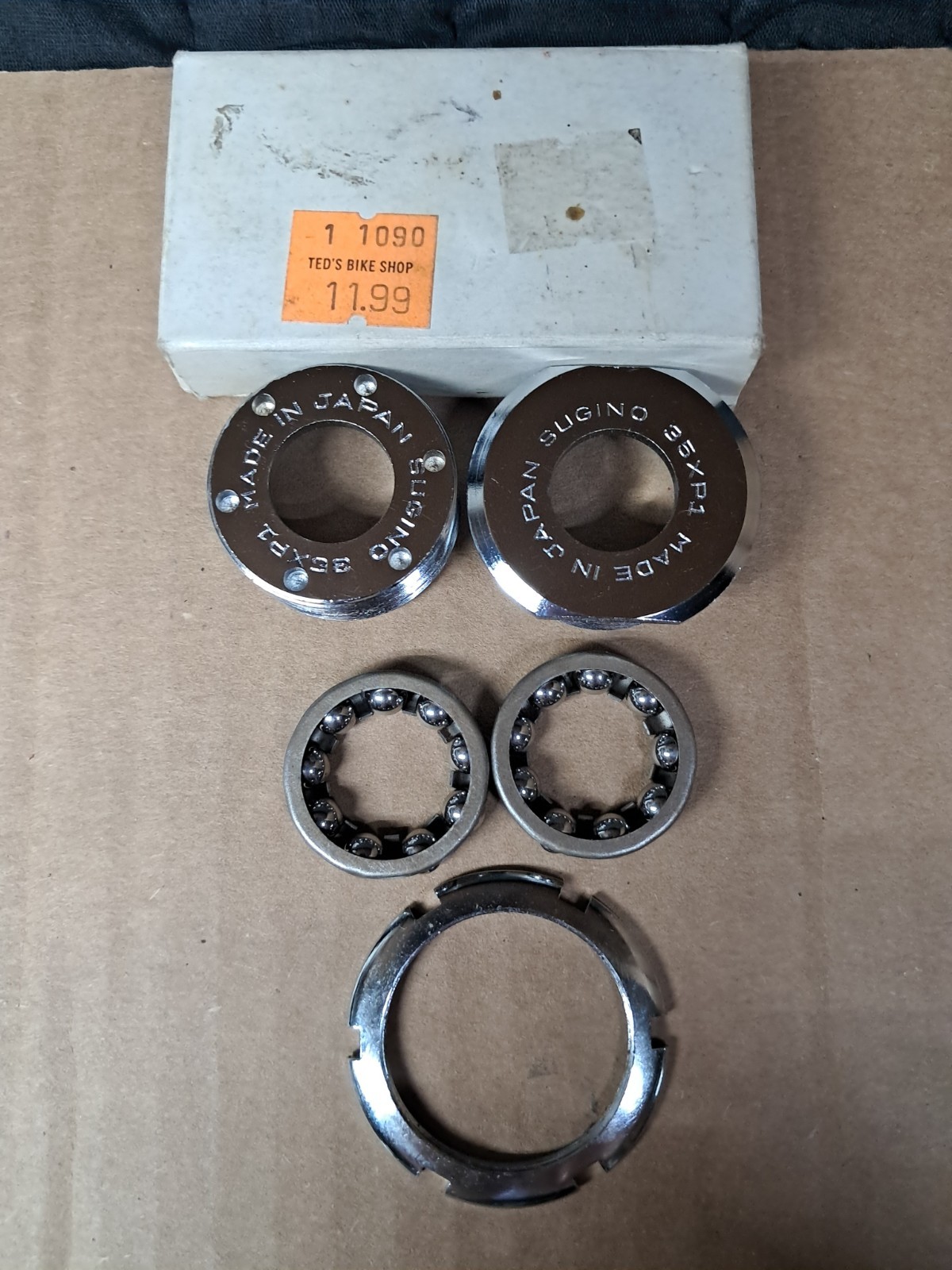NOS Sugino Bottom Bracket Cup Set French Thread 35xP1 Vintage Japan New Old Box