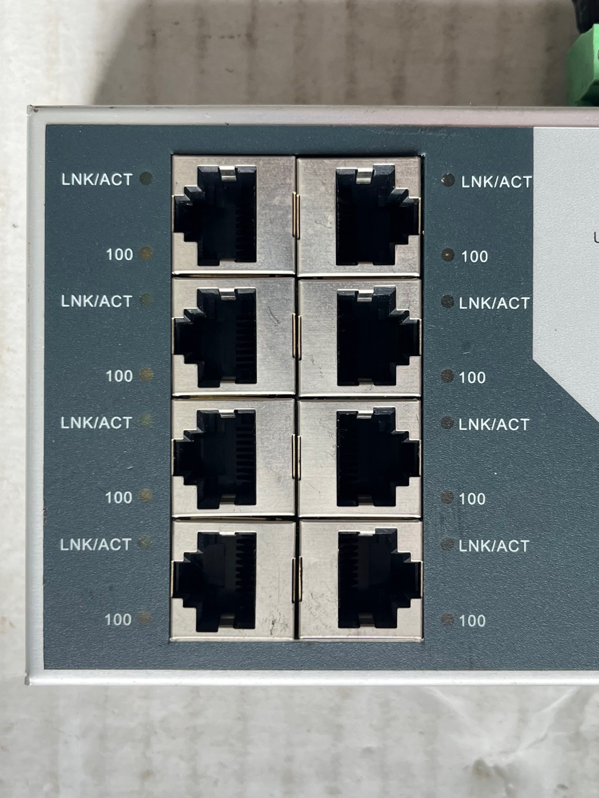 Phoenix Contact FL Switch SF 8TX (Order # 2832771)