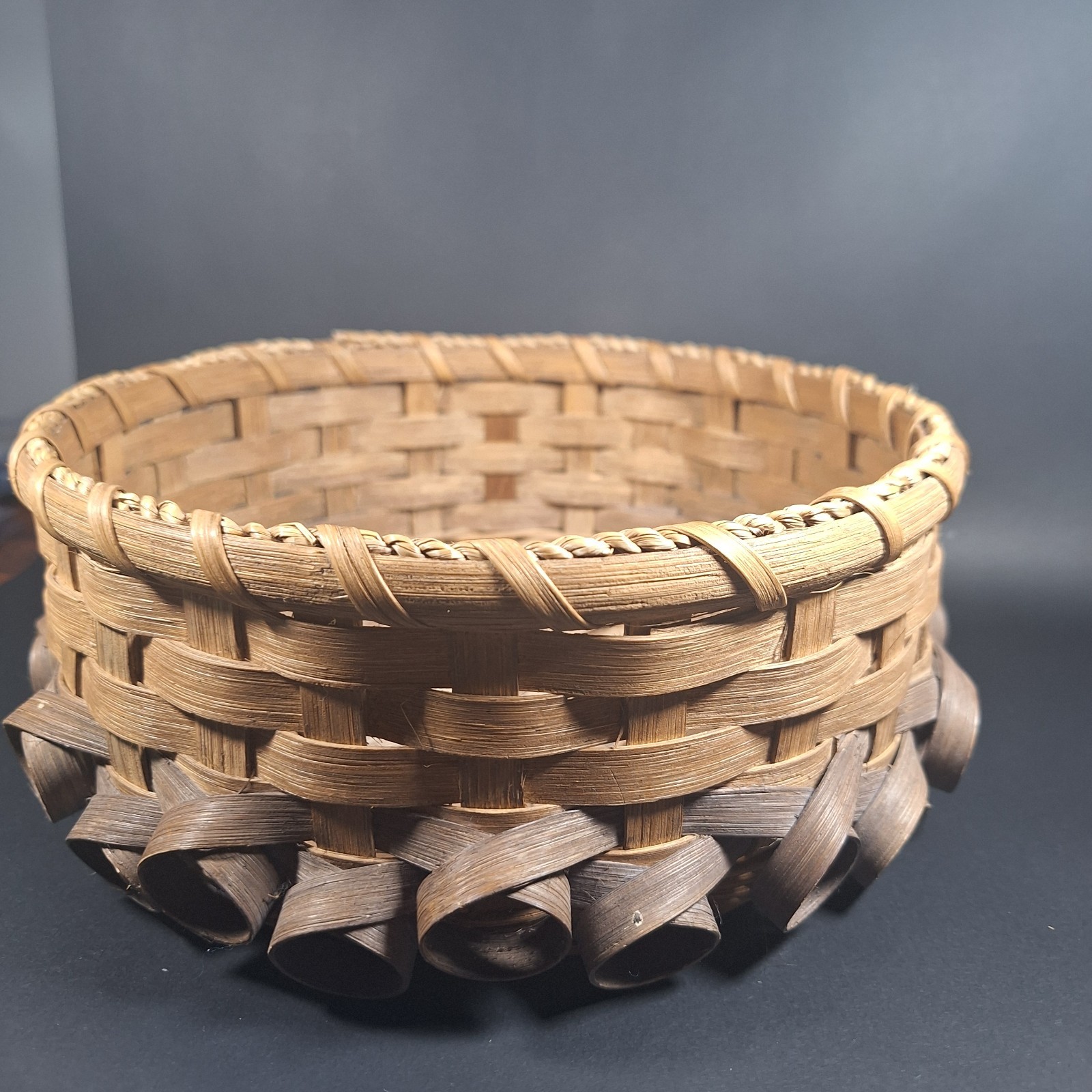 Vintage 1992 Shelly Roberson Signed Circular Hand Woven Basket Rare