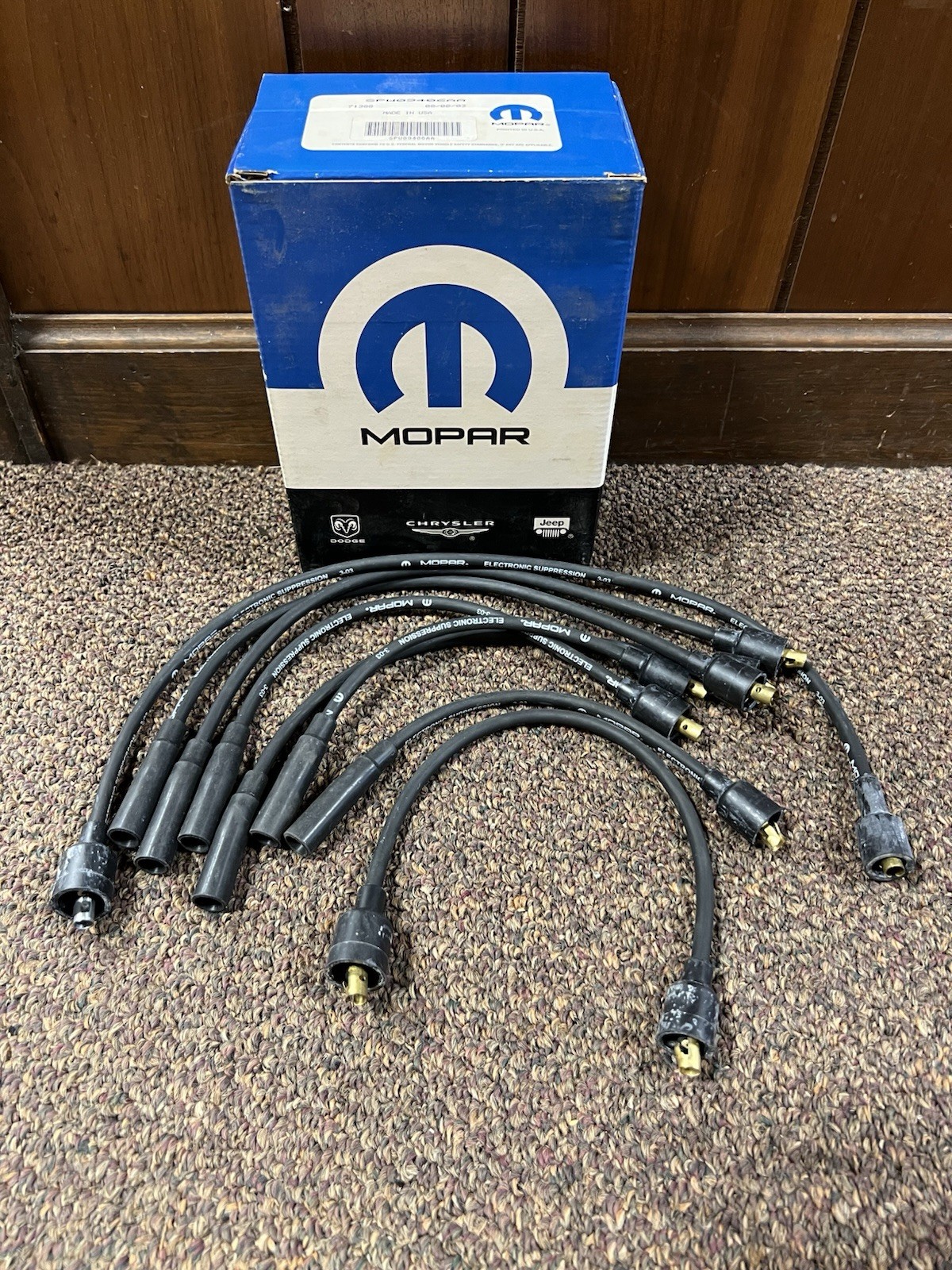 New Genuine Mopar SPW09406AA Spark Plug Wire Set
