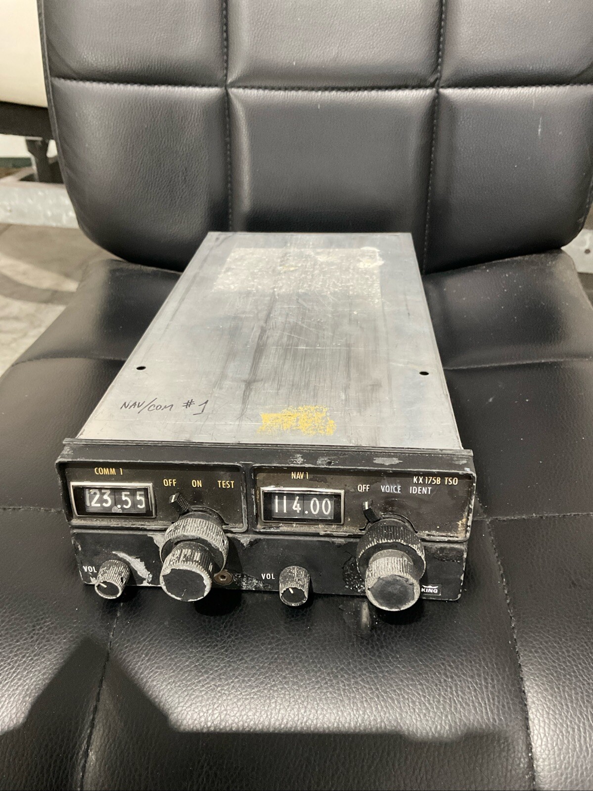 KING KX170B NAV/COMM RADIO - P/N: 069-1019-00