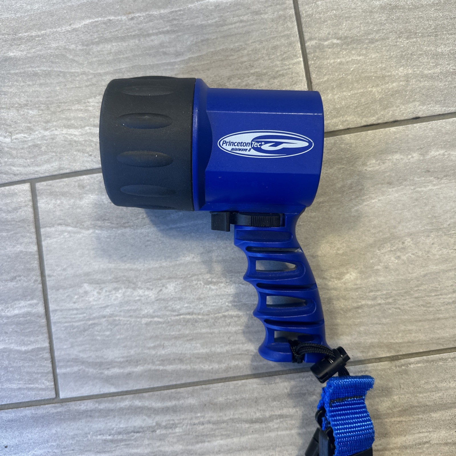 Princeton Tec Miniwave II Underwater Flashlight Blue 112 Lumens
