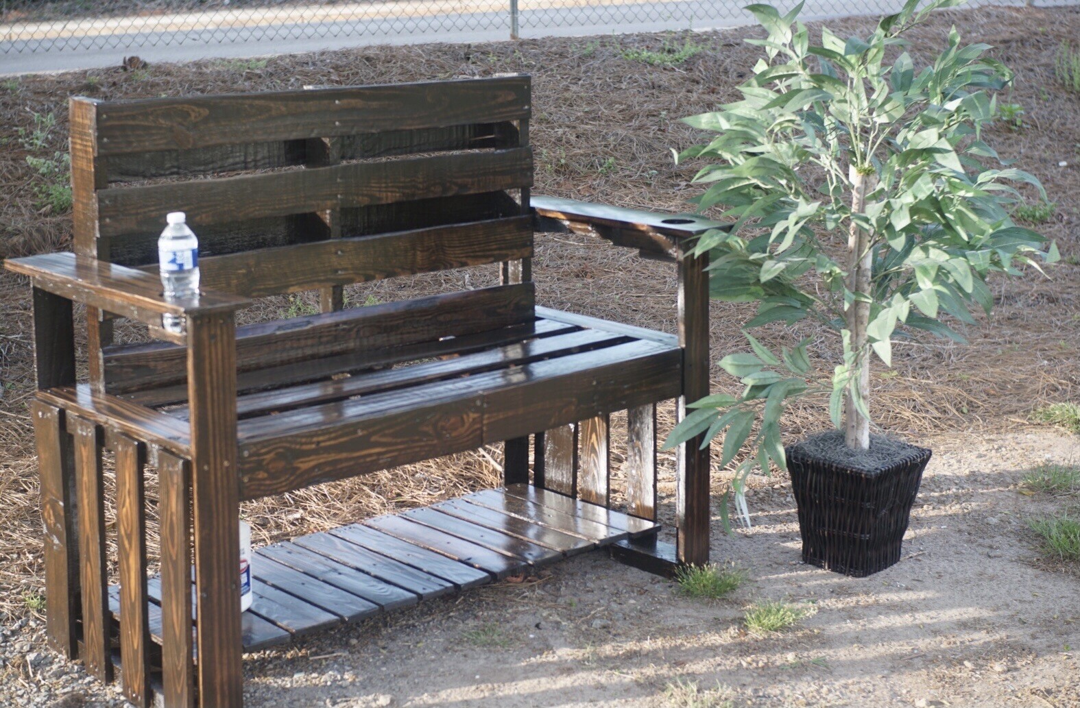Outdoor Pallet Bench
