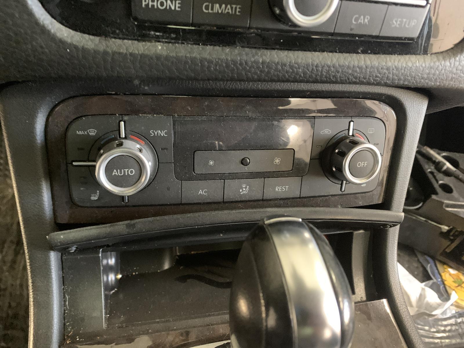 Used Floor Jack fits: 2013 Volkswagen Touareg Grade A