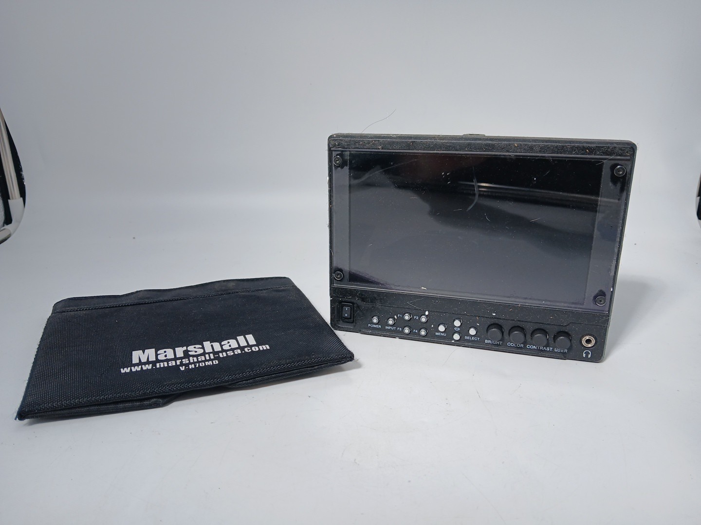 Marshall Electronics V-LCD70MD 7" On-Camera Monitor Cine 1/4" threading (Broken)