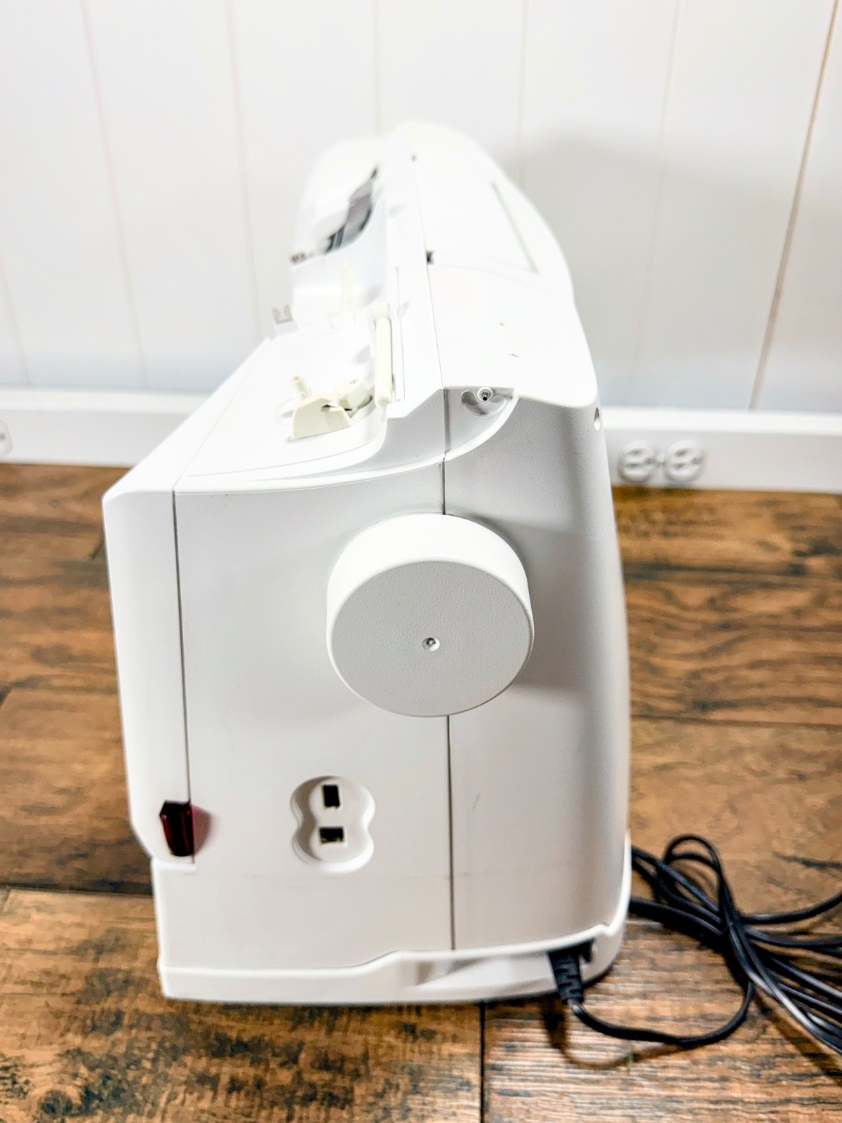 Husqvarna Viking Designer Ruby Sewing & Embroidery Machine G1214