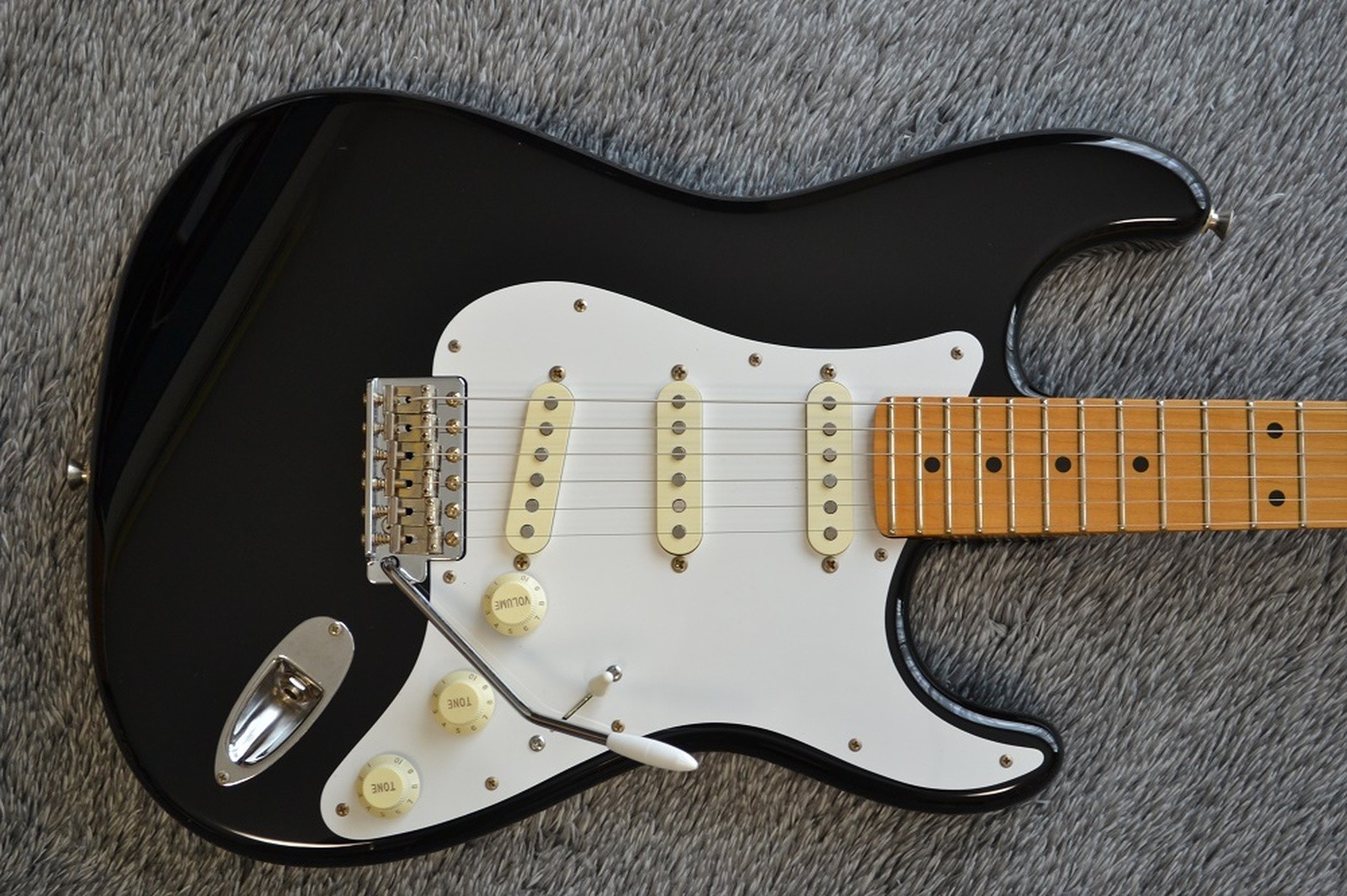 HISTORY SZ-1R Used Basswood Body Maple Neck Maple Fingerboard Black w/Soft Case