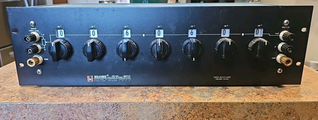 DEKATRAN DEKAVIDER RV722 Decade Voltage Divider 100k Ω *Untested, For Parts*