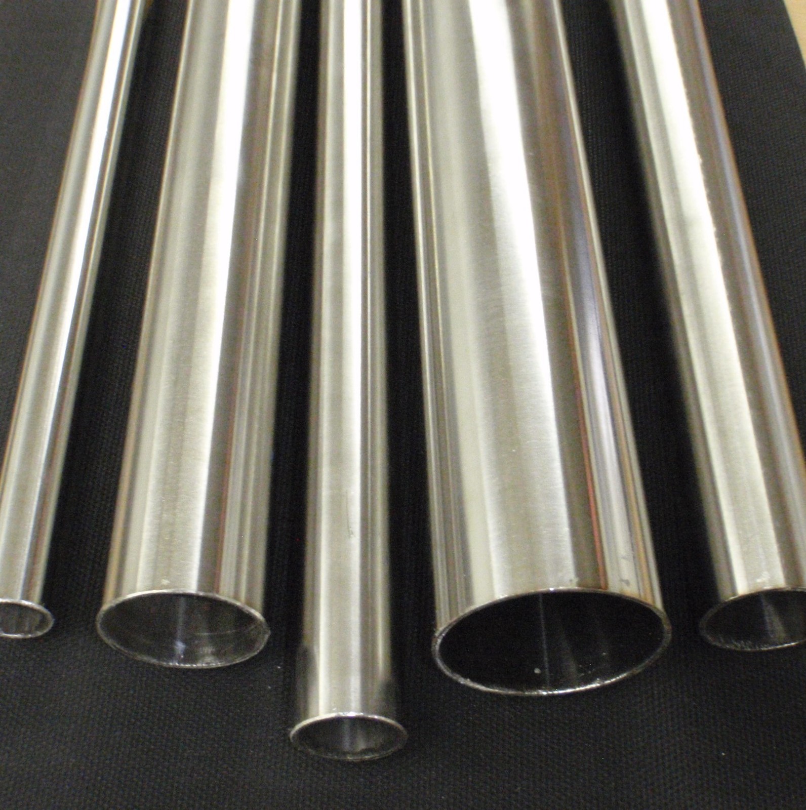TB76X10 STAINLESS STEEL TUBING 3" O.D. X 10 INCH LENGTH X 1/16" WALL POLISHED