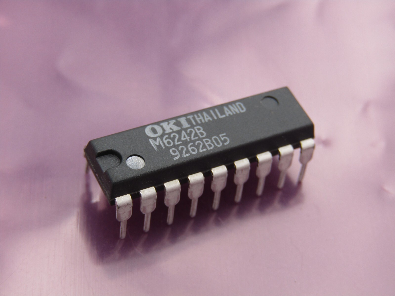 M6242B Original OKI  DIRECT BUS CONNECTED CMOS REAL TIME CLOCK/CALENDAR NOS