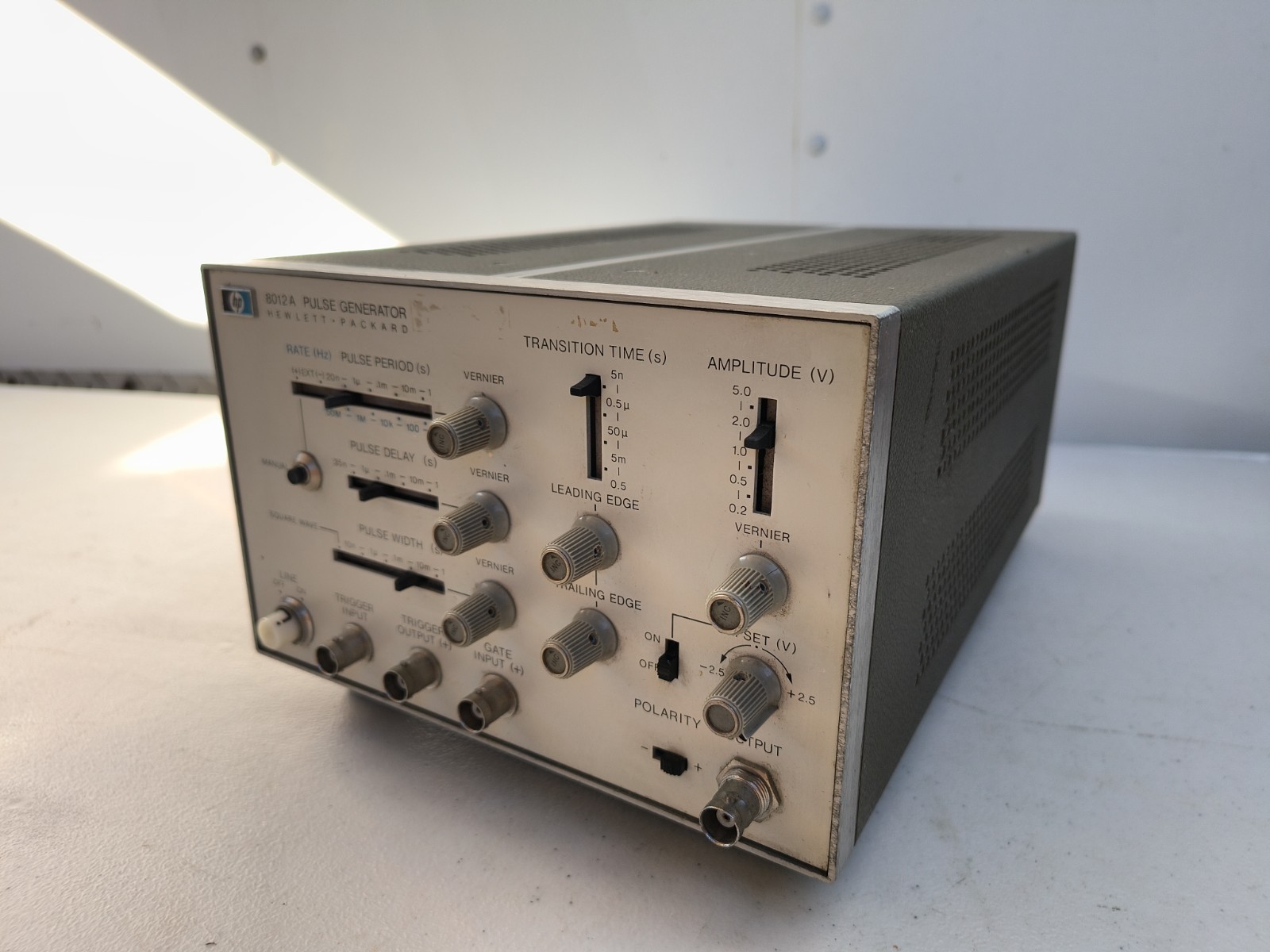 HP 8012A Pulse Generator, 1Hz-50MHz, 20ns-1s Period, ±2.5V Offset, 115/230VAC
