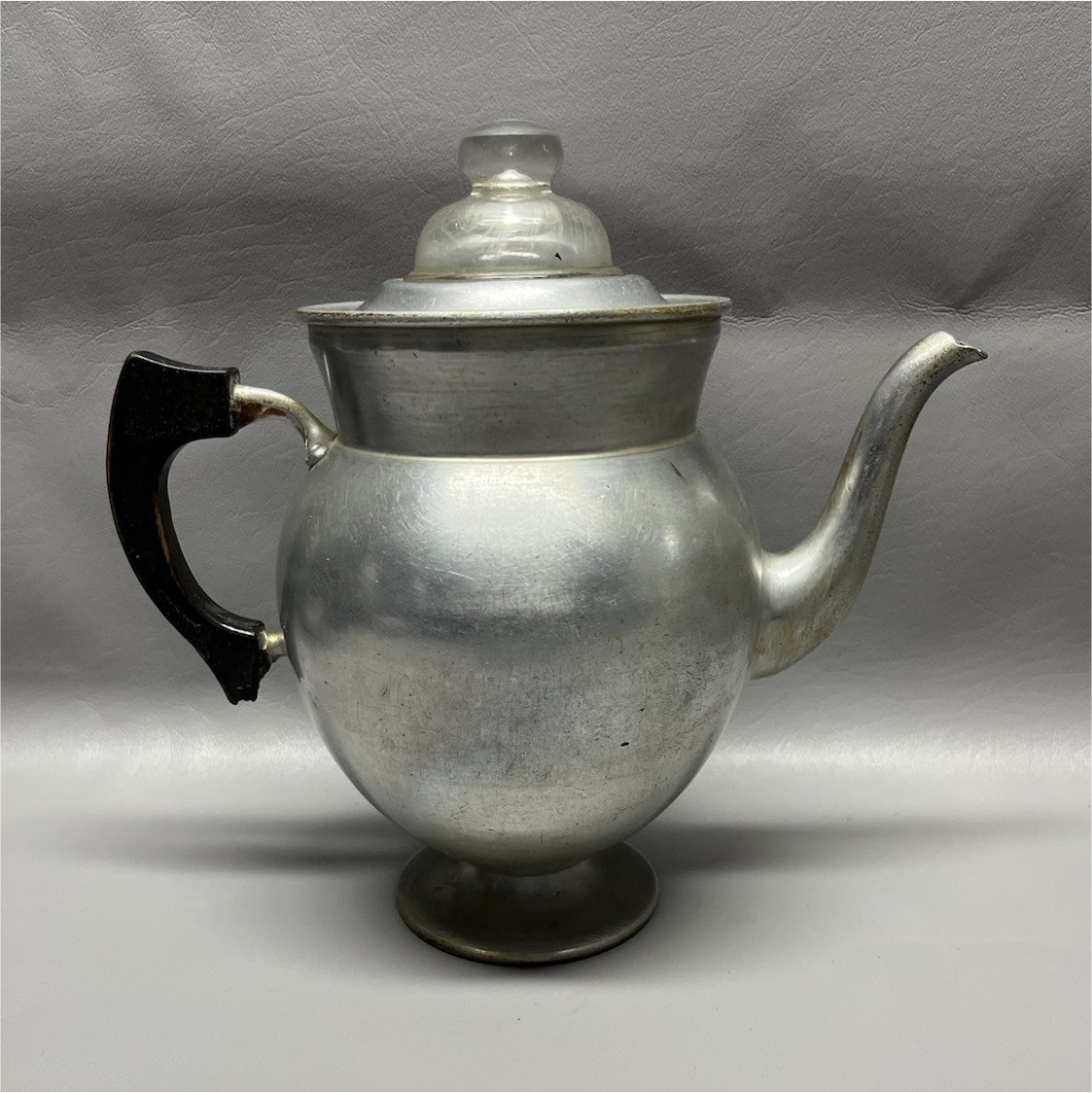 Universal 714A Aluminum Percolator Coffee Pot with Glass Knob