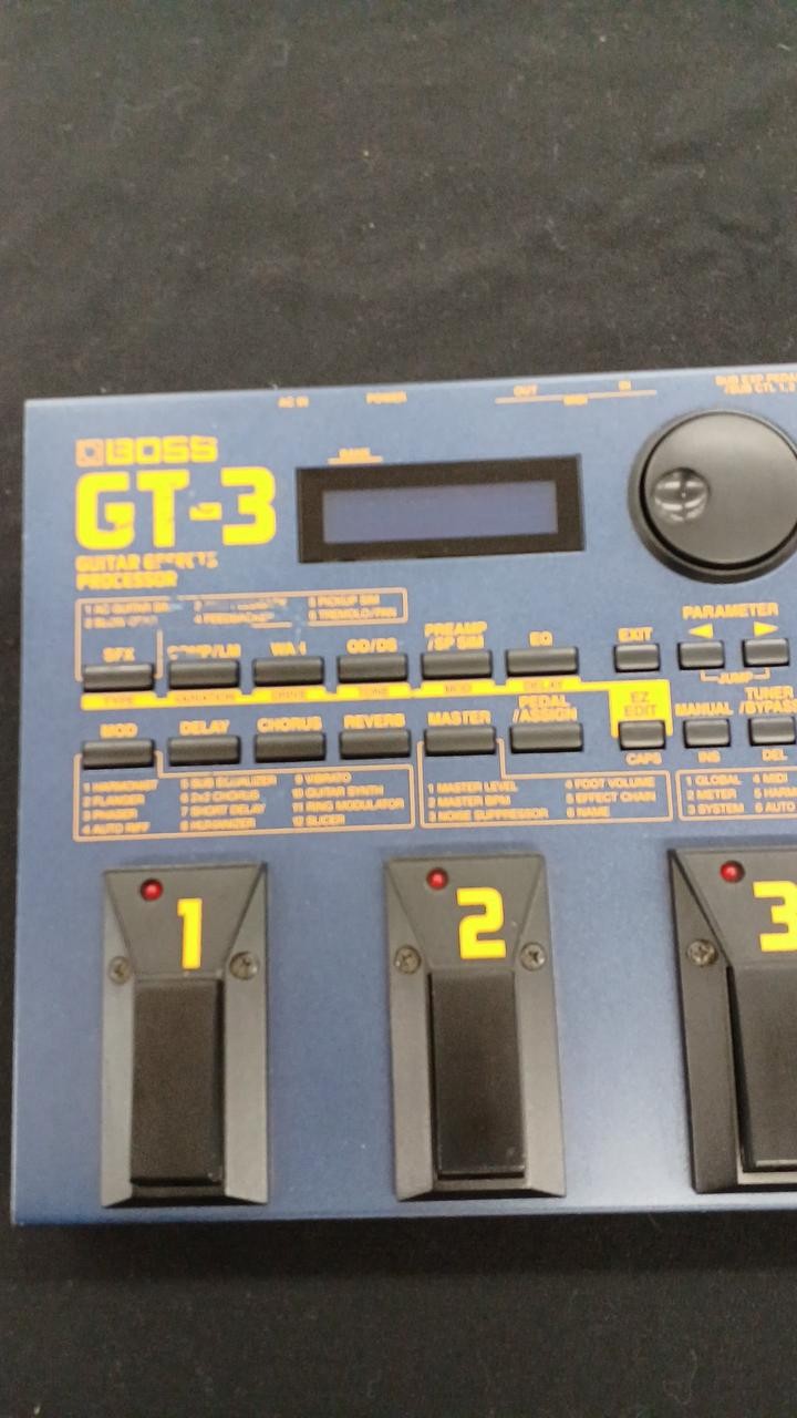 BOSS GT-3 | Multi-Effects Guitar Processor – 32 Effects, 140 Presets – Used