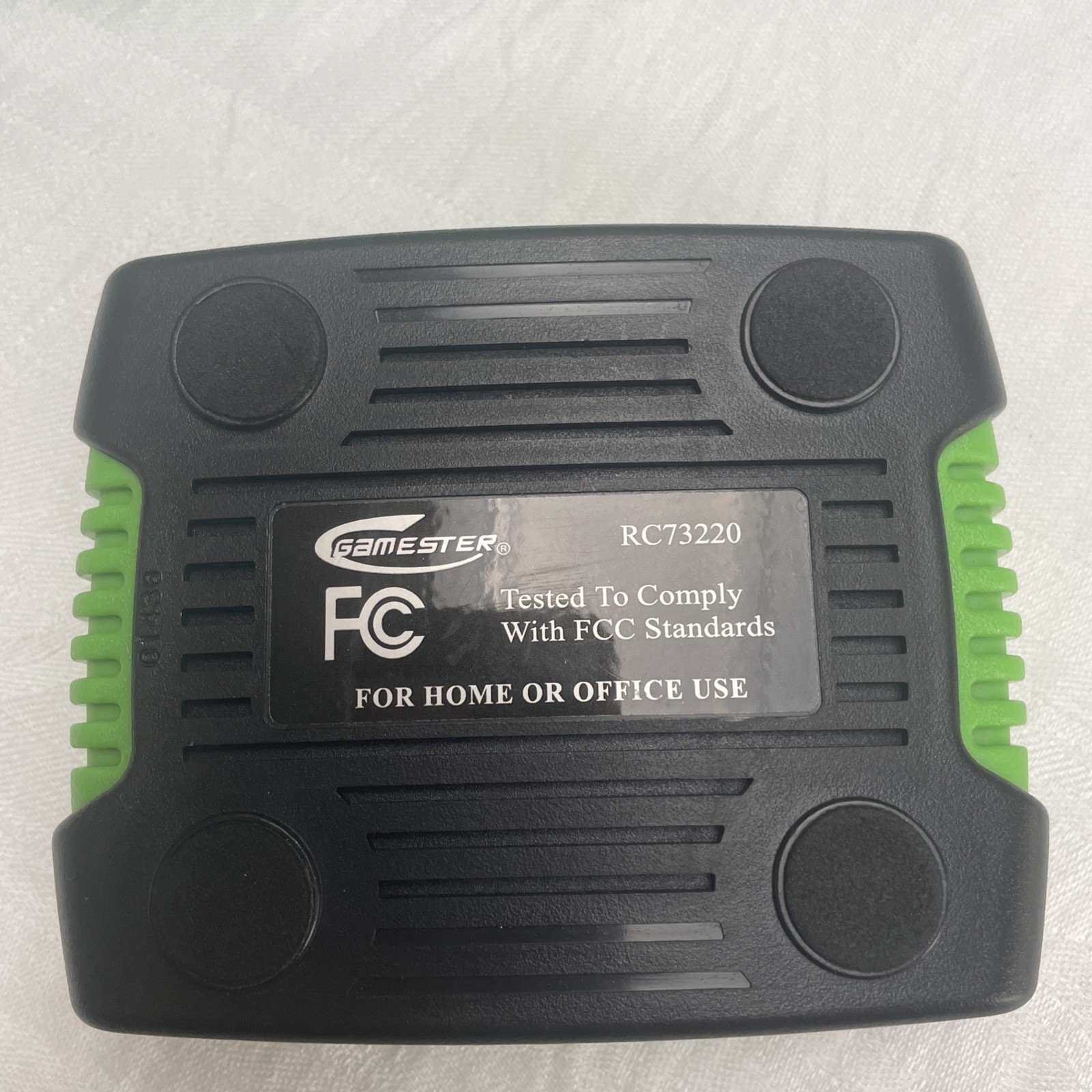 Gamester RC73220 LAN Multiplayer Gaming Ethernet Hub MISSING cords