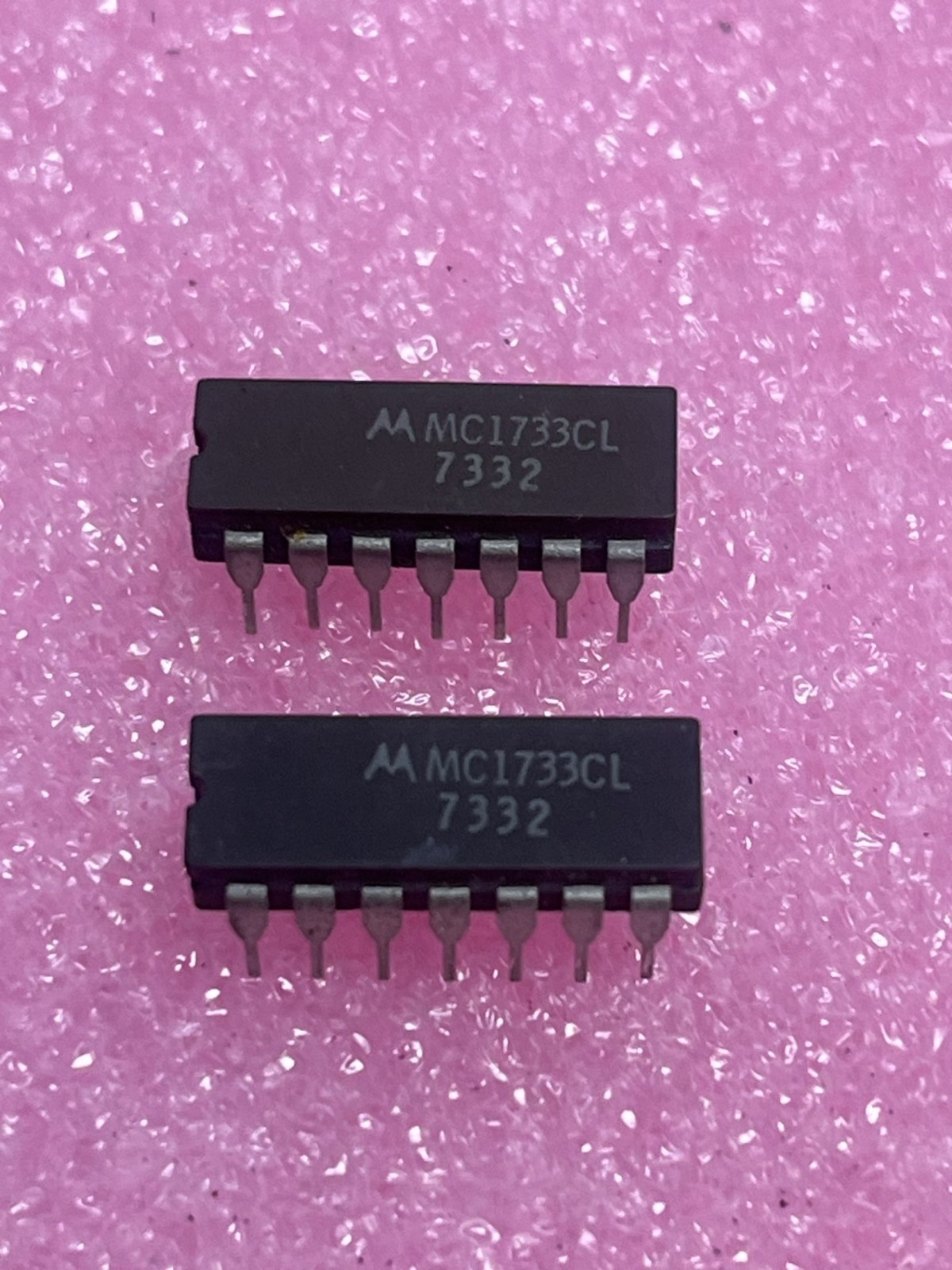 Motorola MC1733CL IC Video Amplifier, Bipolar, DIP 14PIN, Lot of 2 pcs - NEW!