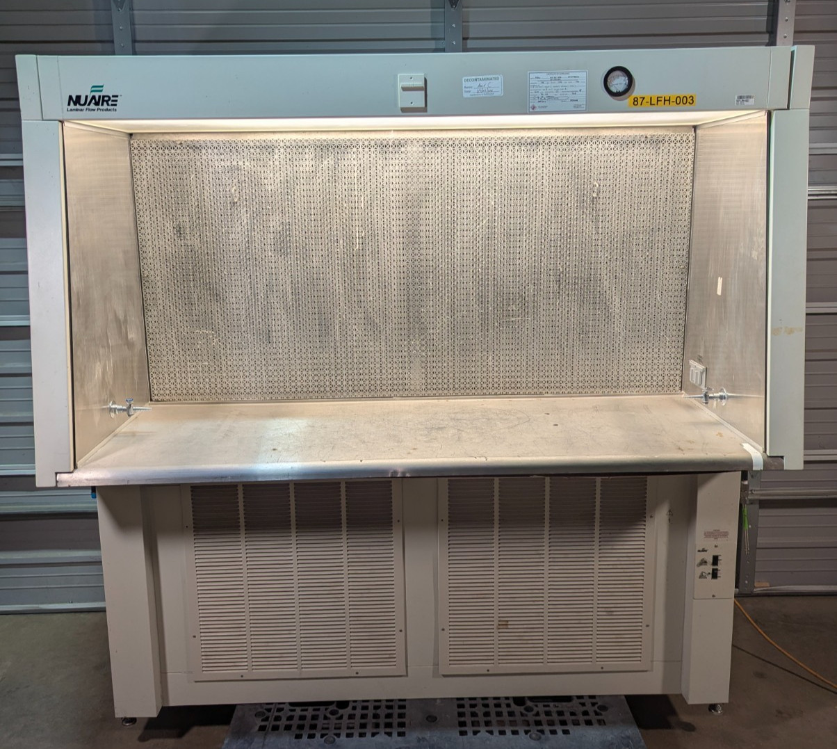 Nuaire NU-301-SPEC Series SP 6' Horizontal Laminar Flow Workstation Fume Hood