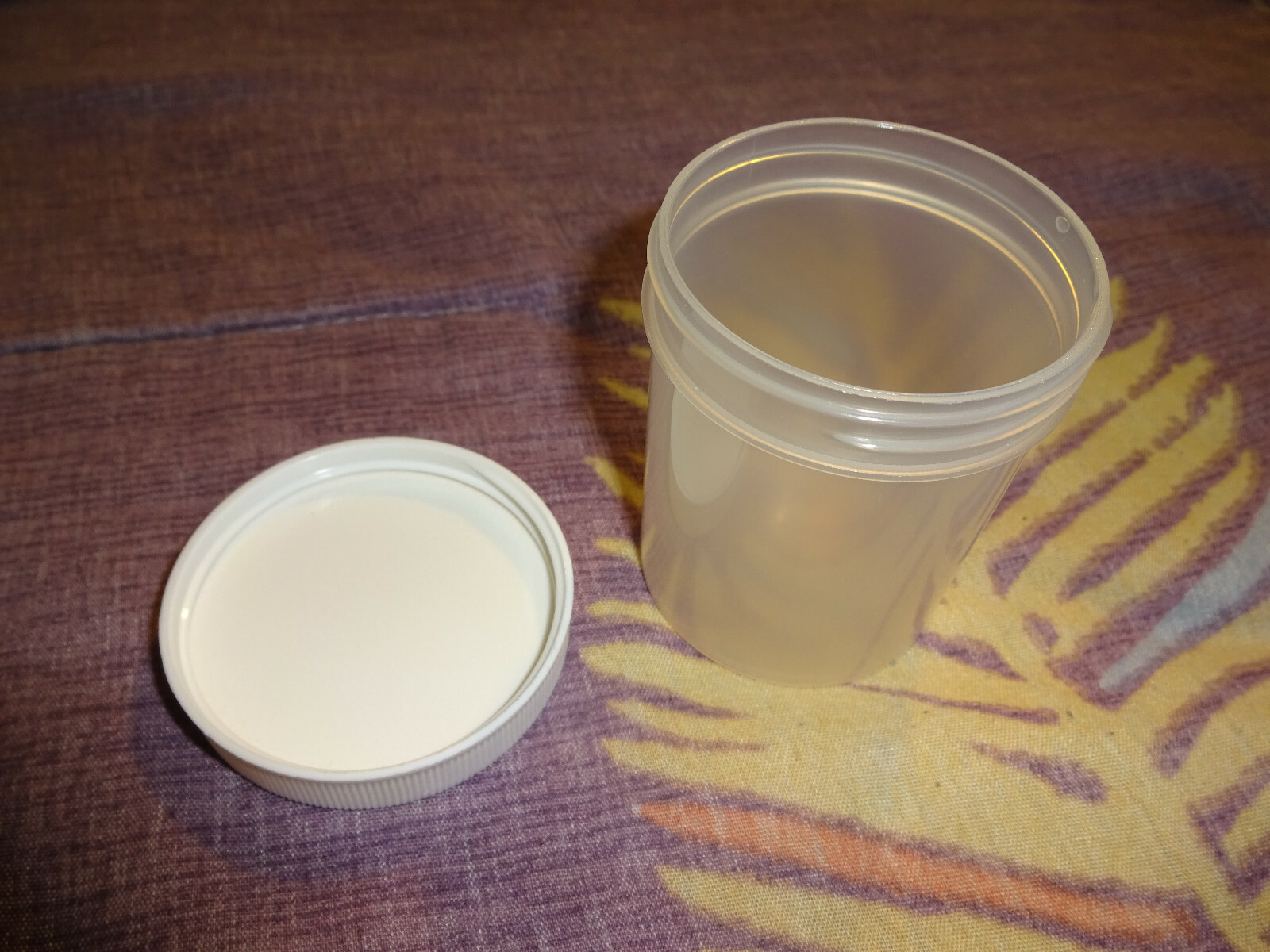 New 4 or 8 oz polypropylene clear plastic jar w foamed lid pp container