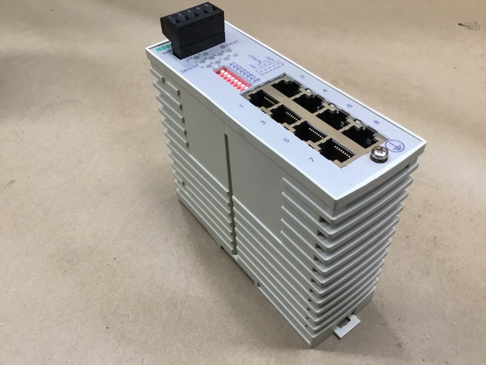 S​CHNEIDER MODICON 499NES18100 ETHERNET SWITCH CABLING SYSTEM #53D23PR5*KR