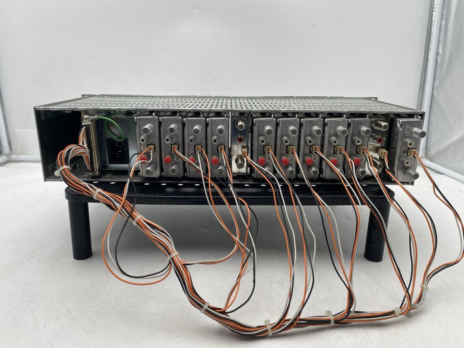 Blonder Tongue Labs MIRC-12(V) Modulator Chassis w/ Modules Read Description