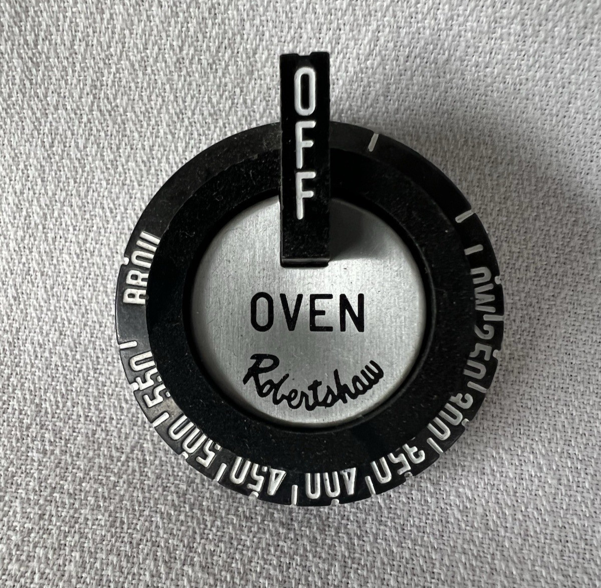 BJ 4590-003 Oven Dial Black 250-550 w/Broil 2" Diameter Knob Robertshaw  40-336