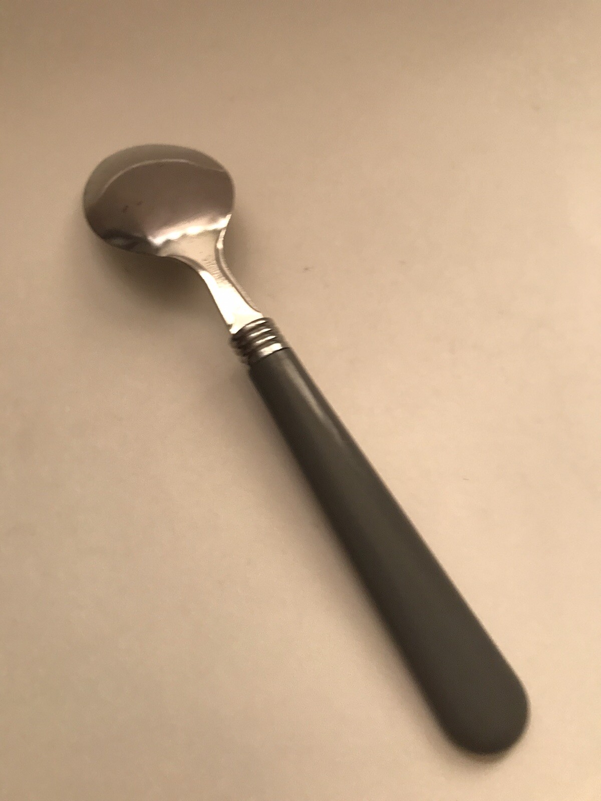 Gibson? Stainless GREY Plastic PLACE SOUP SPOON 7” EUC