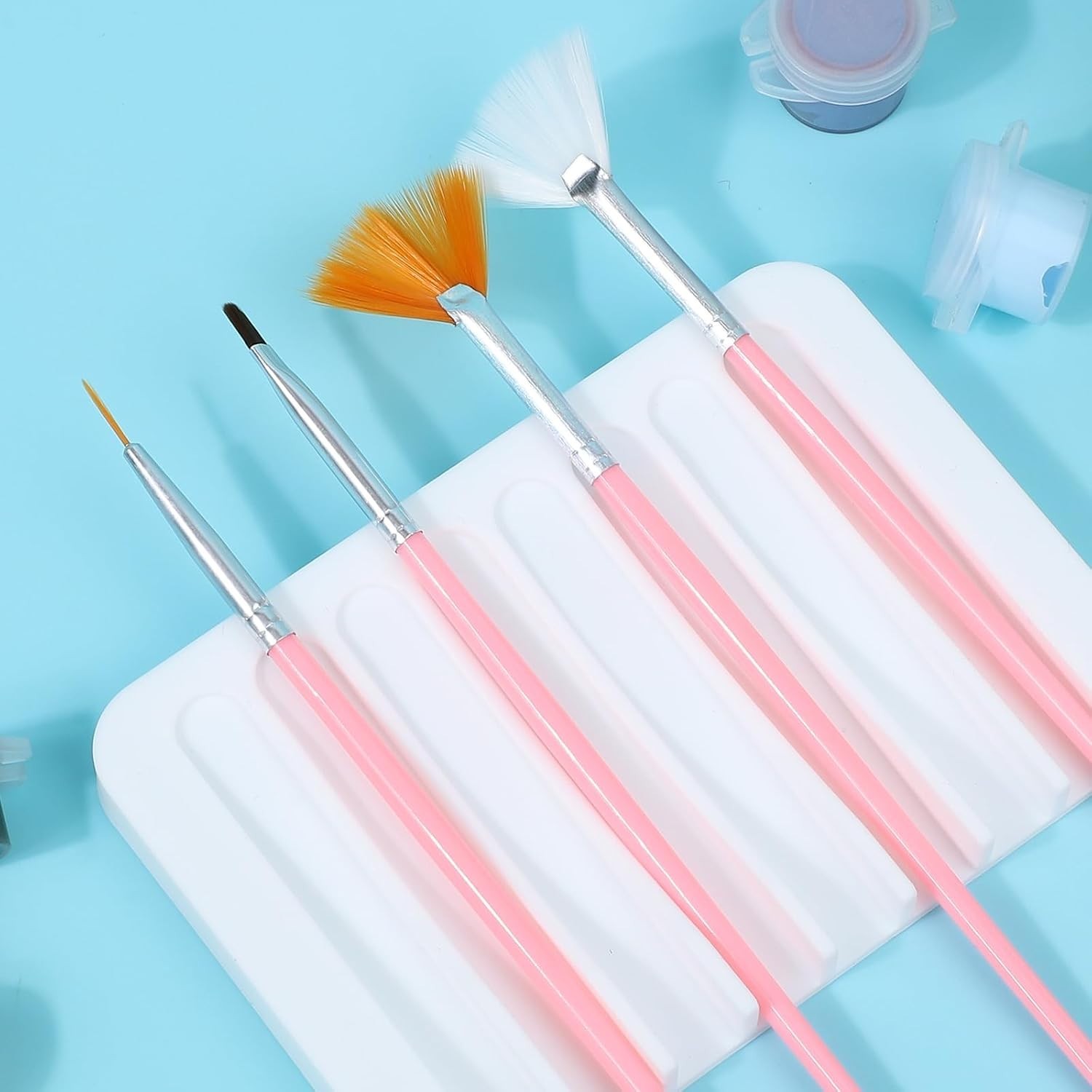 Compact 8-Slot Silicone Paintbrush Organizer | Durable Clean & Store Solution