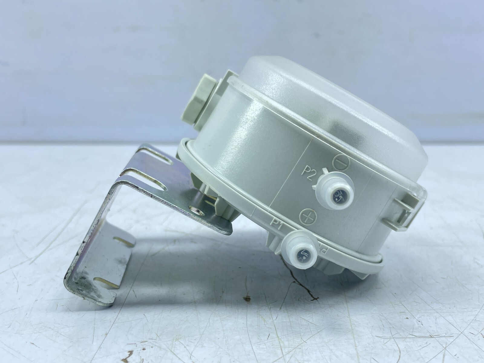 azbil PYY-604-911 604.99409 Yamataka Differential Pressure Switch Controller