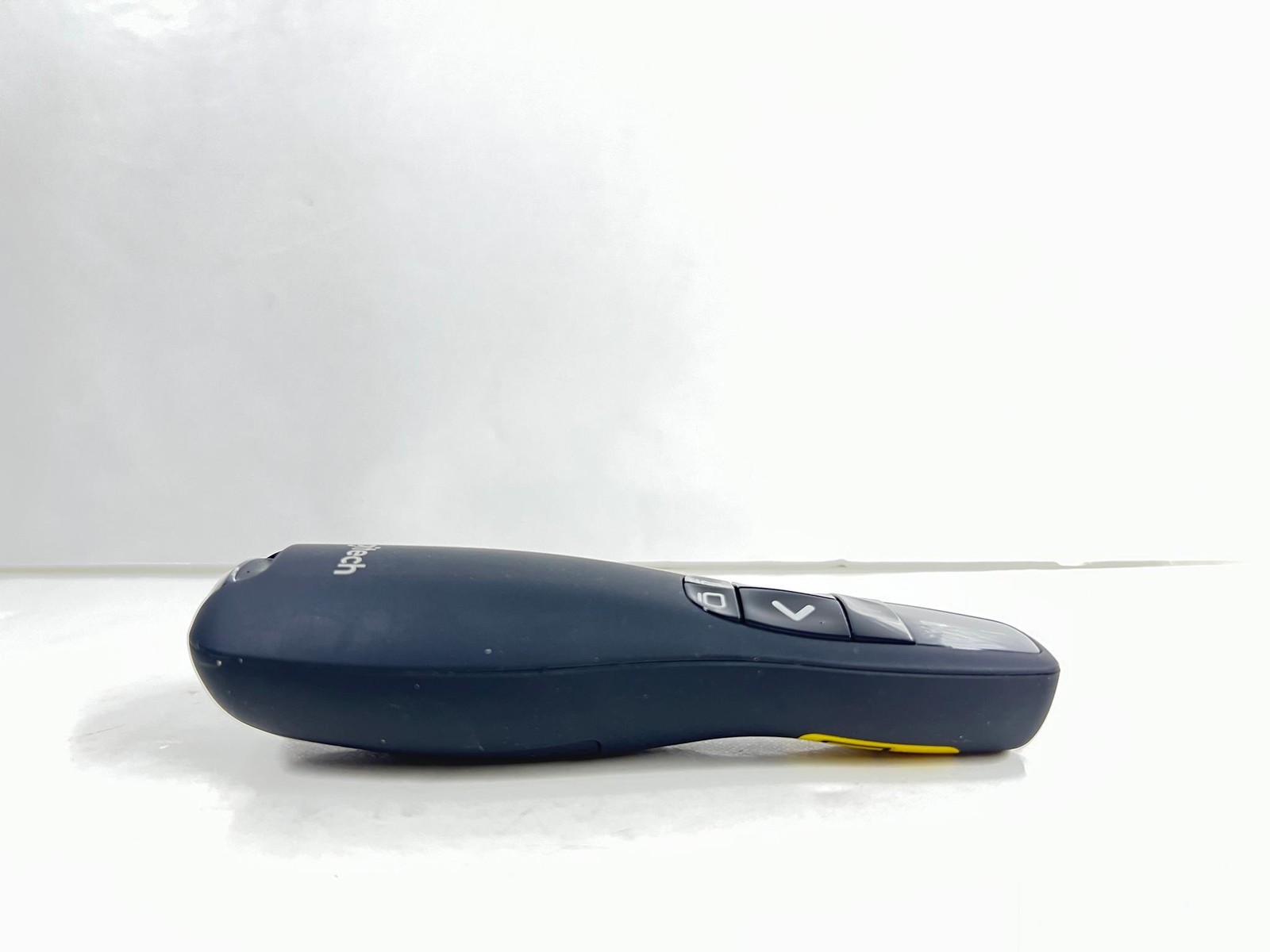 Logitech Wireless Presenter R400 Laser Pointer Remote Black