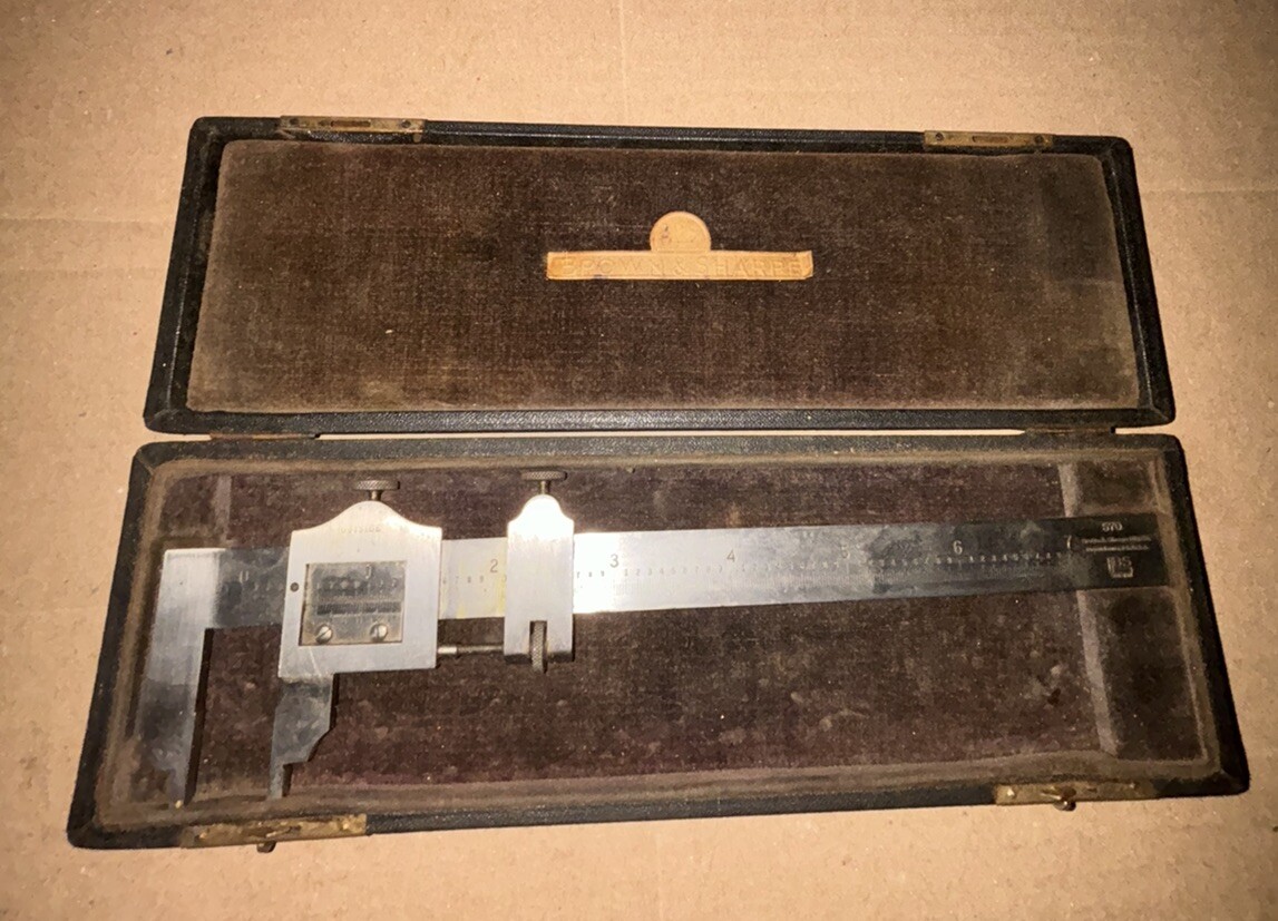 BROWN & SHARPE No. 570 7" Vernier Caliper Machinist w/Leather case Antique Tool