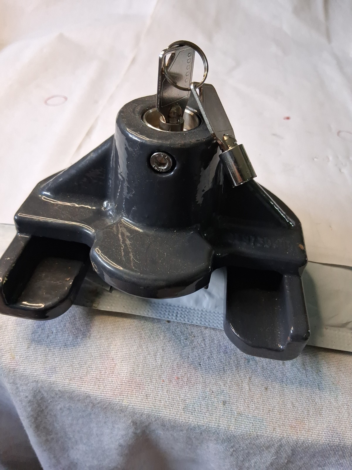 Lock TLS2 Heavy Duty Boat Flat Lip 2" RV Trailer Coupler Lock with Keys*sh1