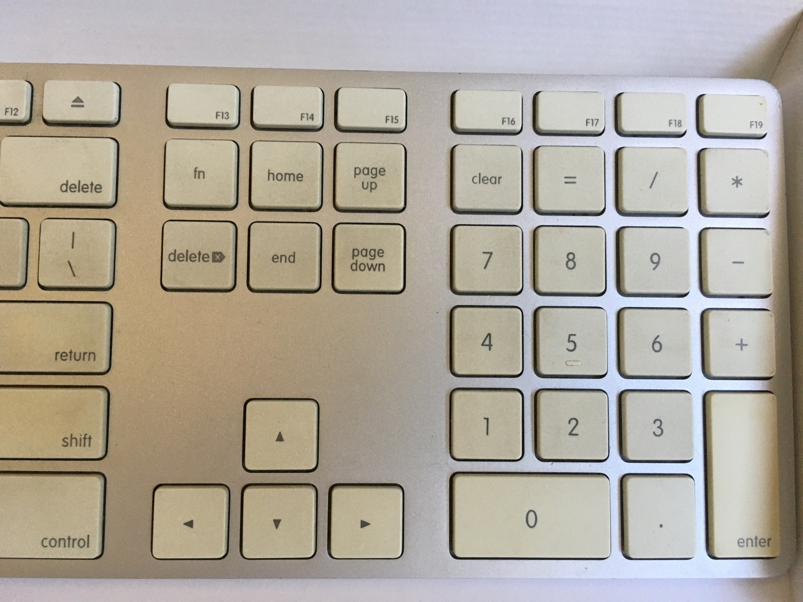 Apple White Aluminum USB Wired Keyboard A1243 / used / tested