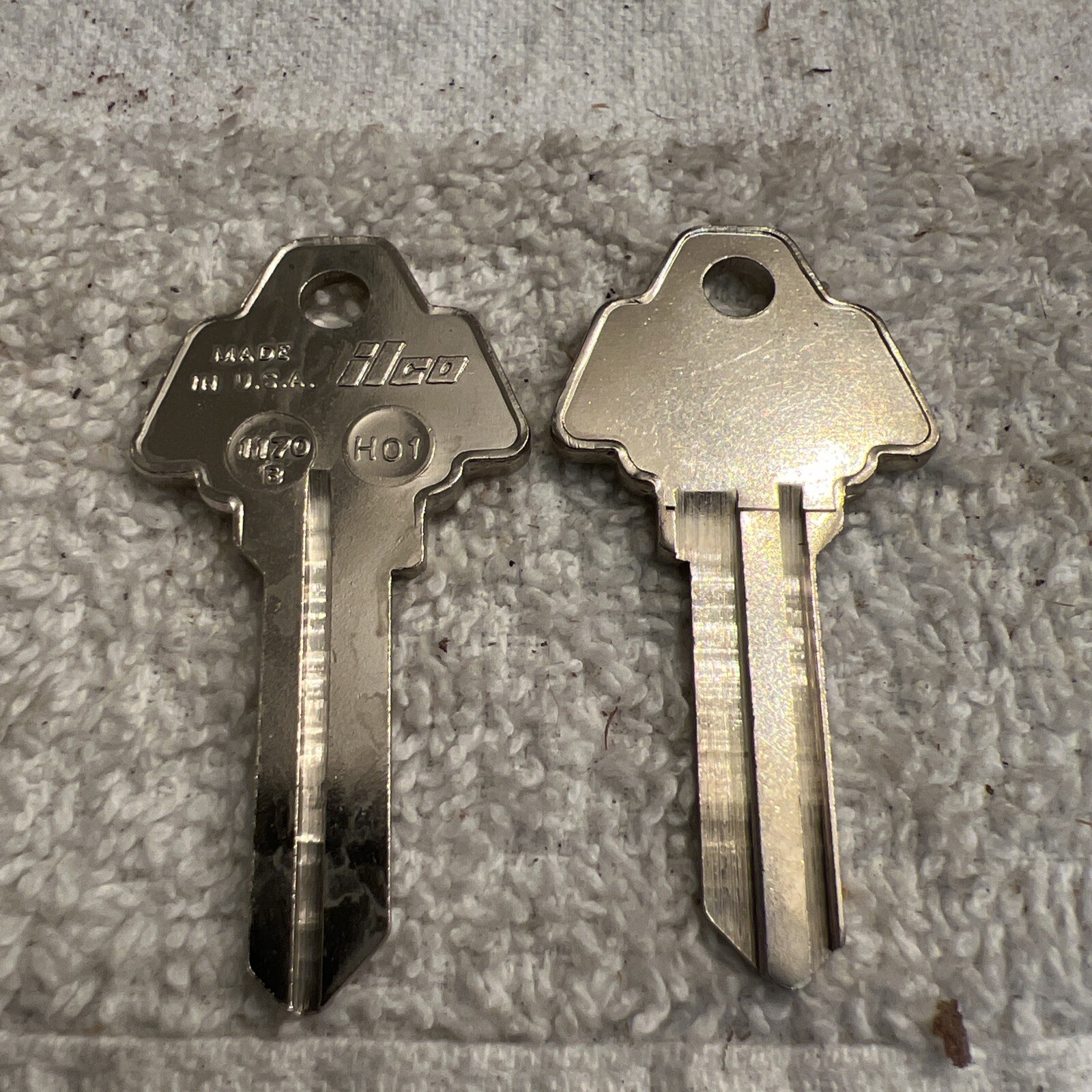 Lot Of 2 New Ilco 1170B EZ HO1 Independent Key Blank Uncut for Challenger Locks