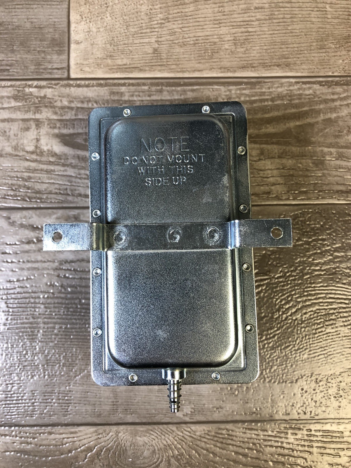 Cleveland Controls AFS-222–112 Air Pressure Sensing Switch