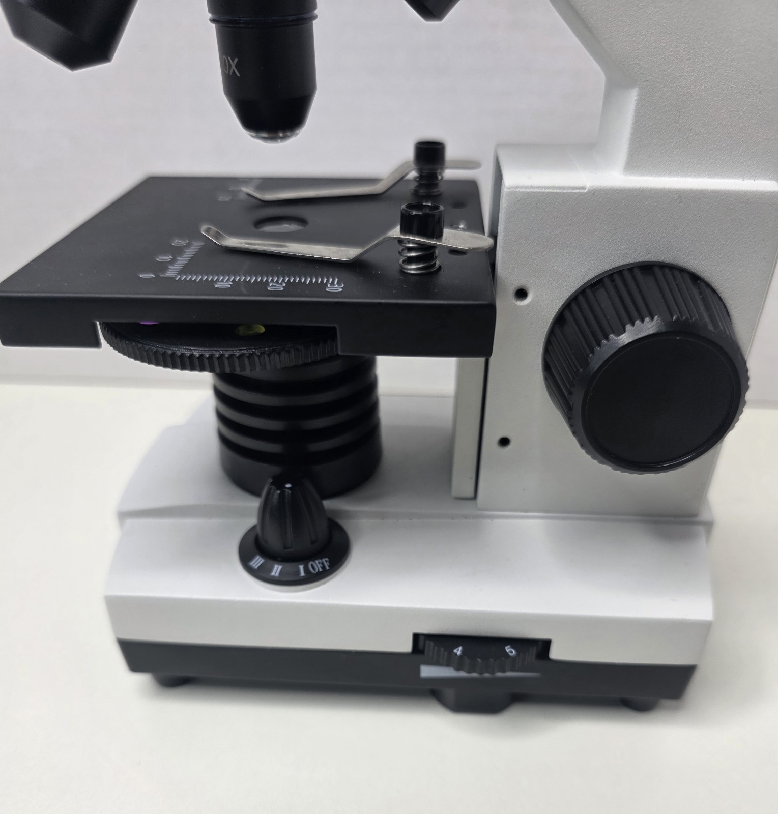Microscope 4x 10x 40x White Not Tested