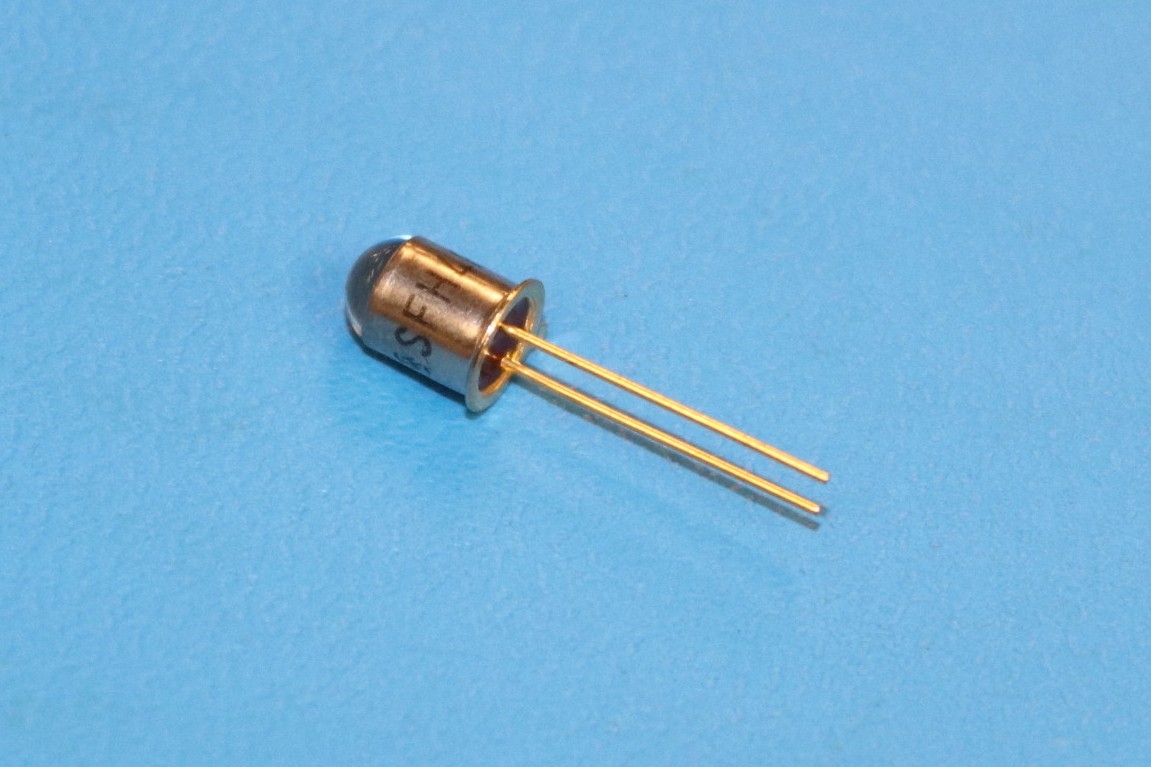 SIEMENS SFH480 TO-18 infrared emitter 880nm led, w/glass dome lens, new qty-25