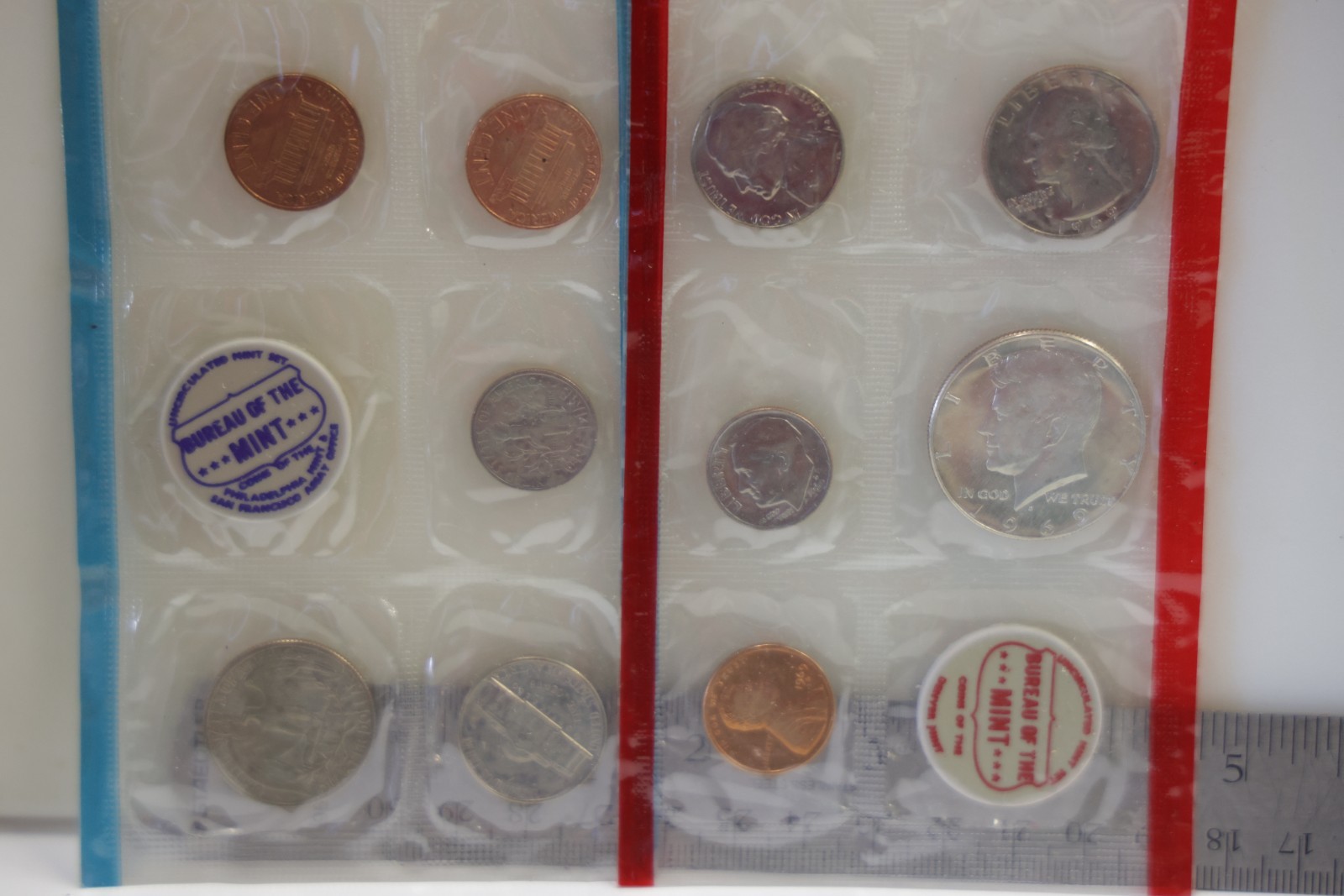 1969 U.S. Mint Uncirculated Coin Set P&D Original Envelope.