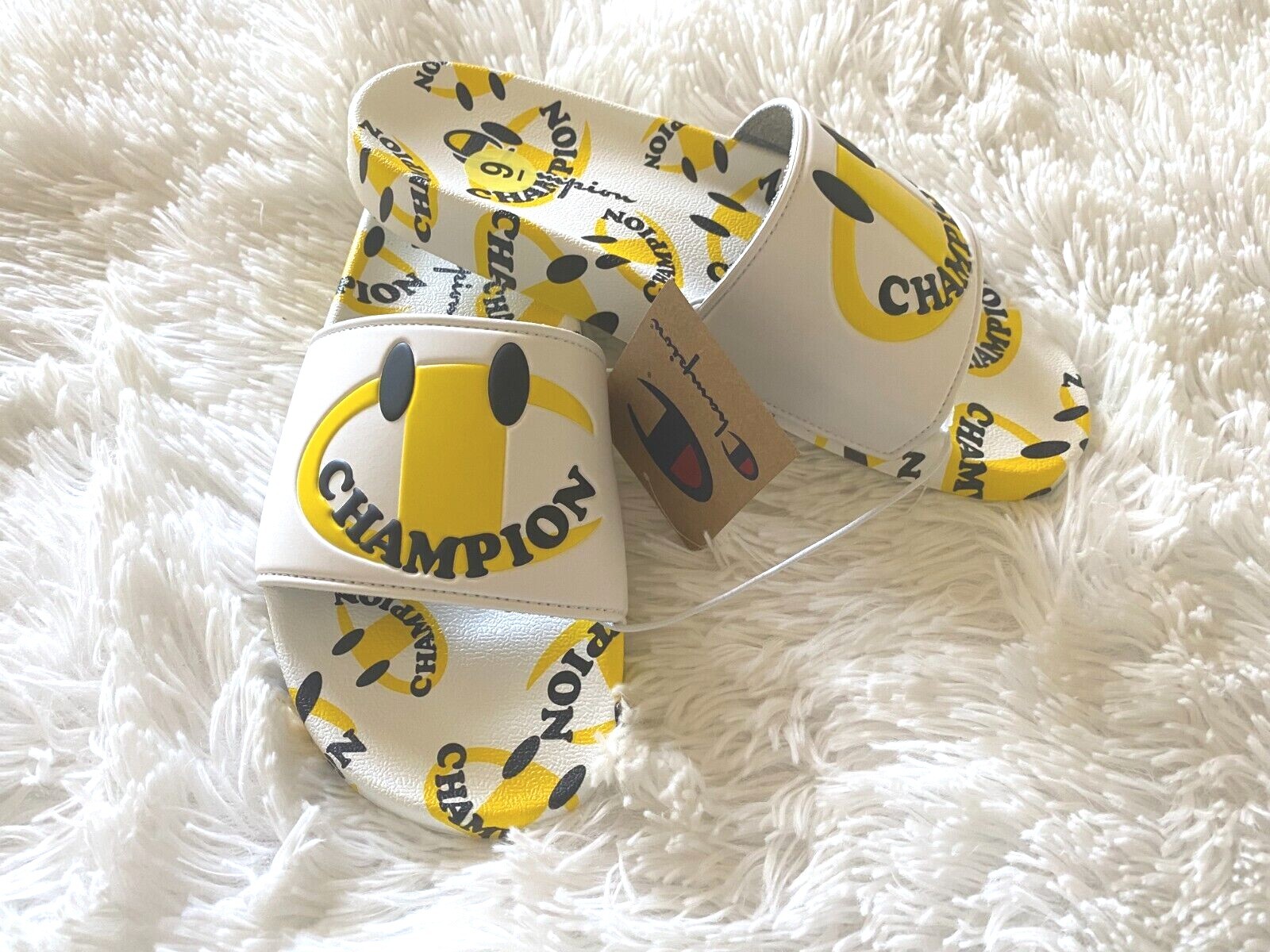 NWT Champion Ipo smile Slide Men’s white-Yellow happy face Size 9,11,12