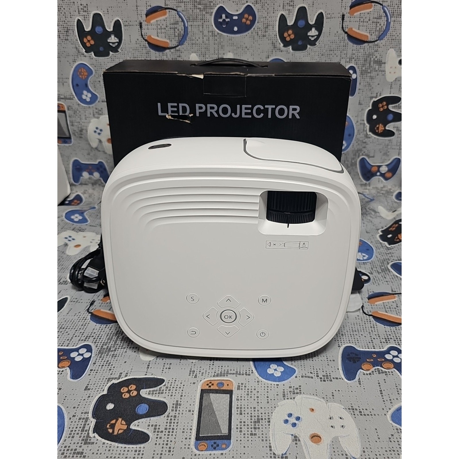 AUOSHI Projector W/Wifi & Bluetooth, 1080P OPEN BOX TESTED
