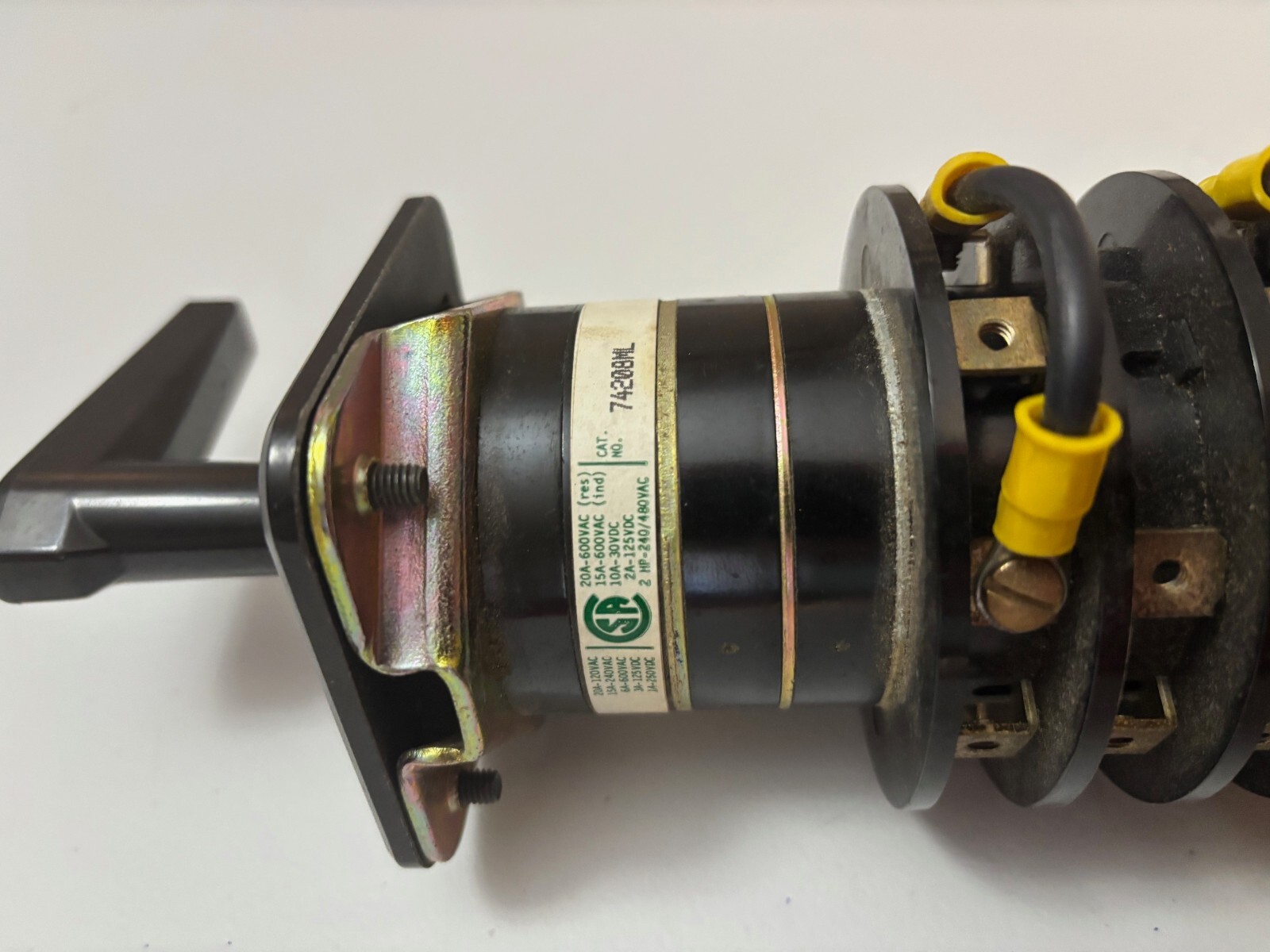 ELECTRO SWITCH CORP. Control Switch, Series 24, Cat No. 74208ML
