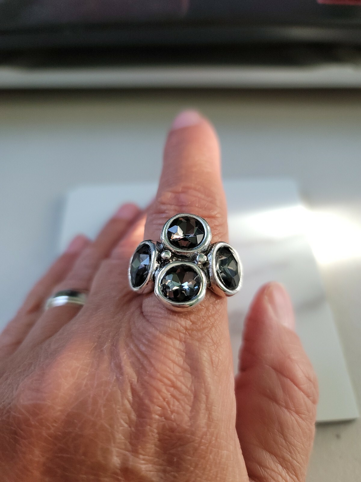 4 stone circle round dot  ring crystal grey pewter silver Uno de 50 STYLE