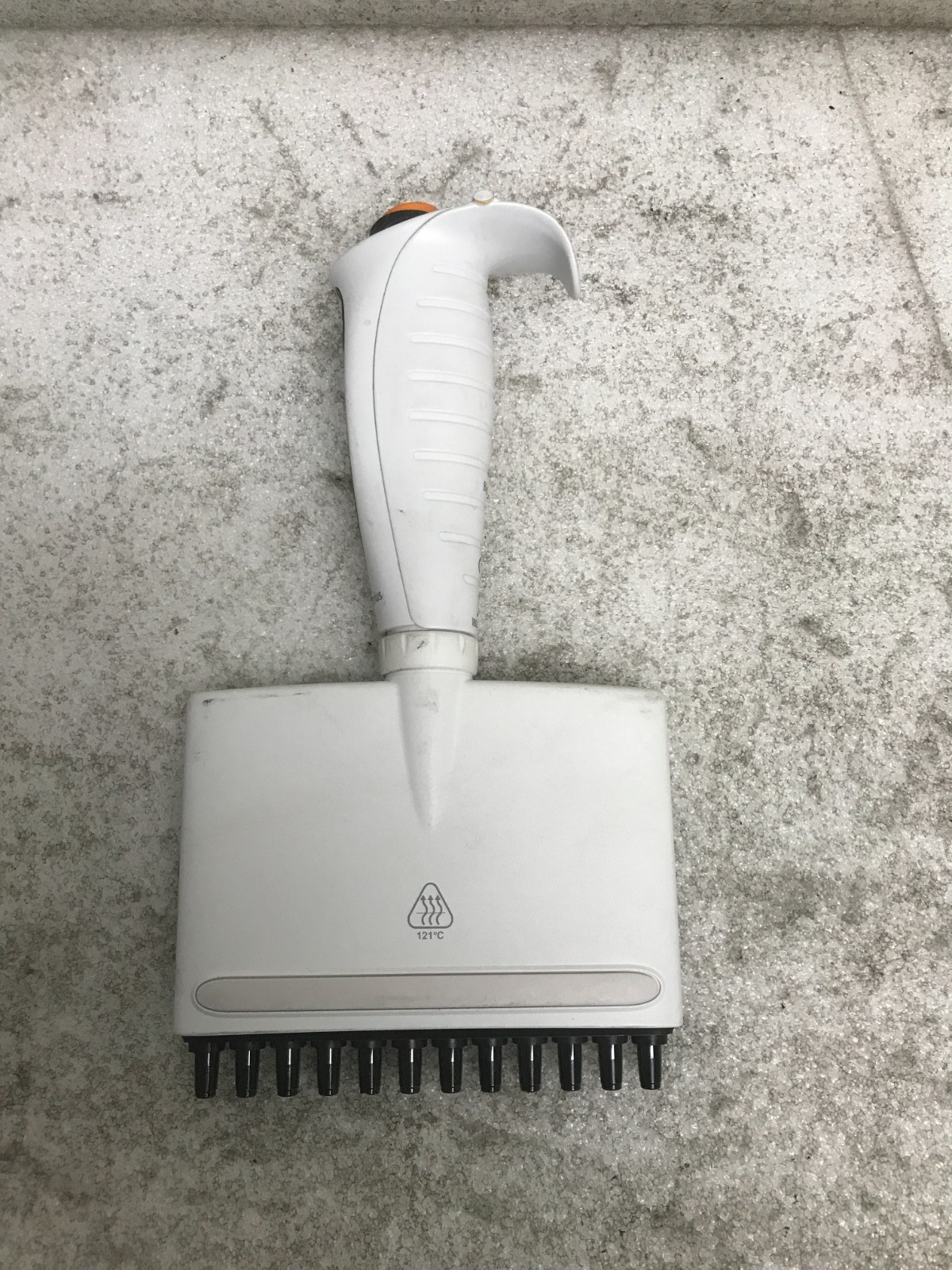 Biohit / Sartorius Picus NxT 1200 Electronic 12 Channel Pipette