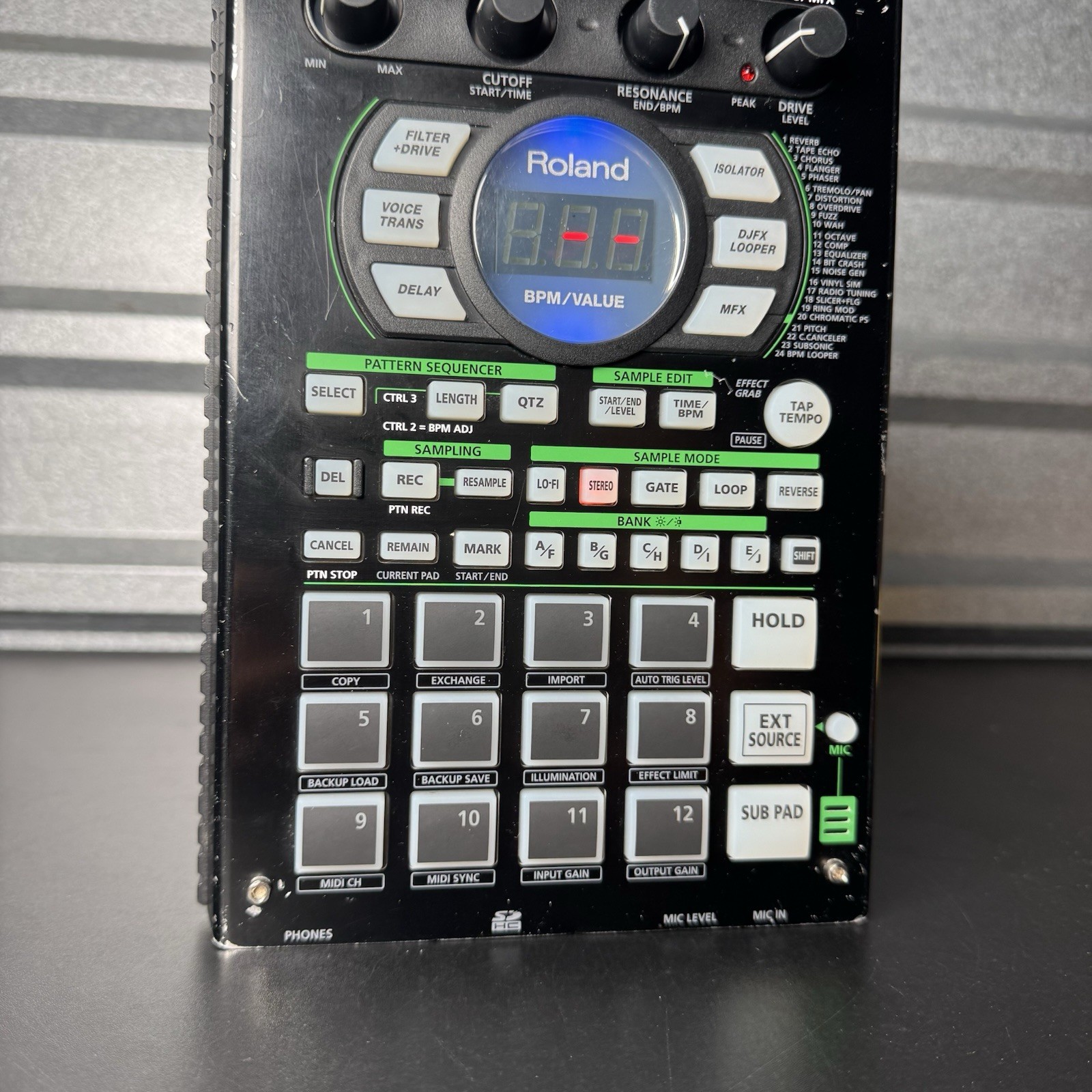 Roland SP-404A Linear Wave Sampler