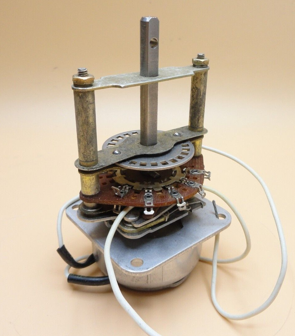 Rotary Electric Solenoid Selector Switch NOS (QTY 1)